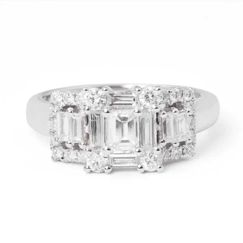 18ct White Gold Exquisite Baguette Diamond Ring