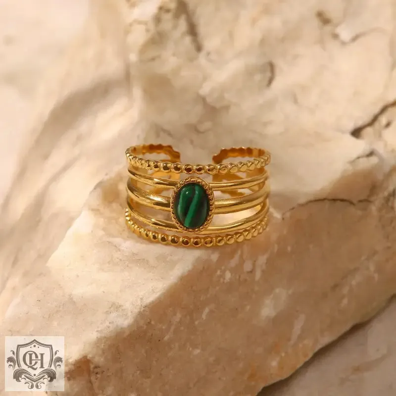 18K gold exquisite and noble gemstone inlaid ring with hollow design