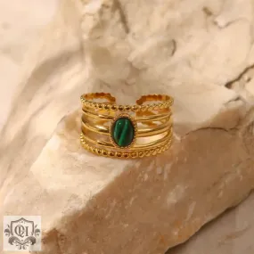 18K gold exquisite and noble gemstone inlaid ring with hollow design