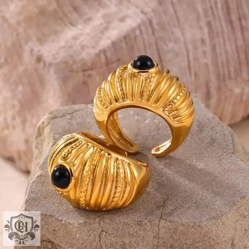 18K gold noble and elegant gemstone inlaid ring with thread design