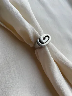 90s silver swirl ring R168