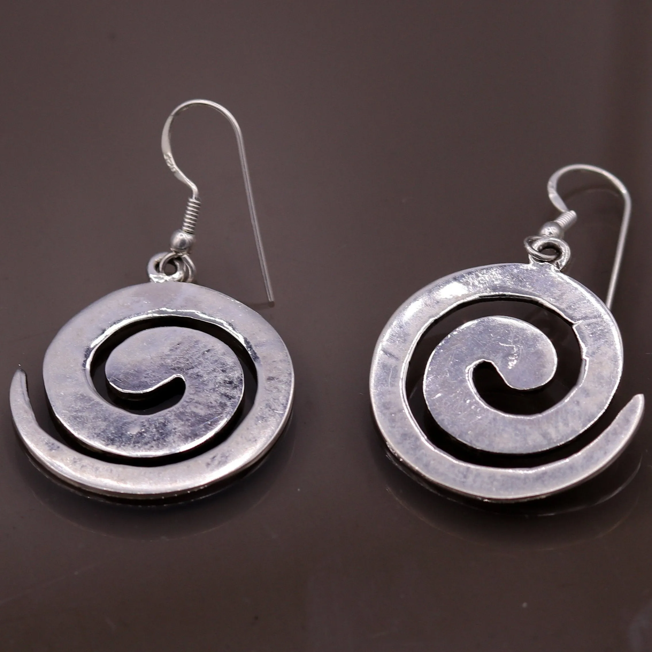 Amazing spiral design 925 solid sterling silver scratch link fancy hoops earrings tribal jewelry from Rajasthan india daily use jewelry s420