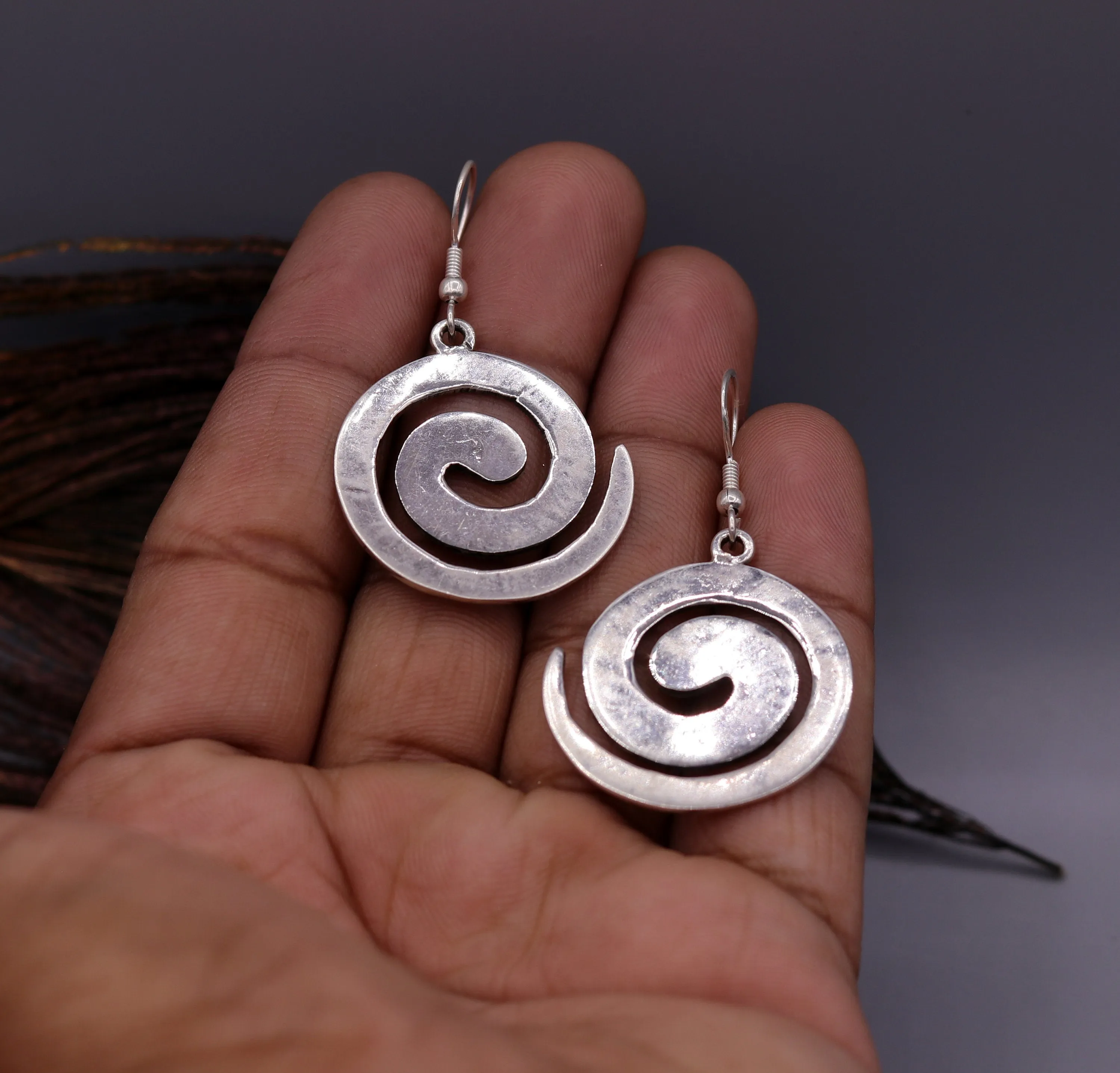 Amazing spiral design 925 solid sterling silver scratch link fancy hoops earrings tribal jewelry from Rajasthan india daily use jewelry s420