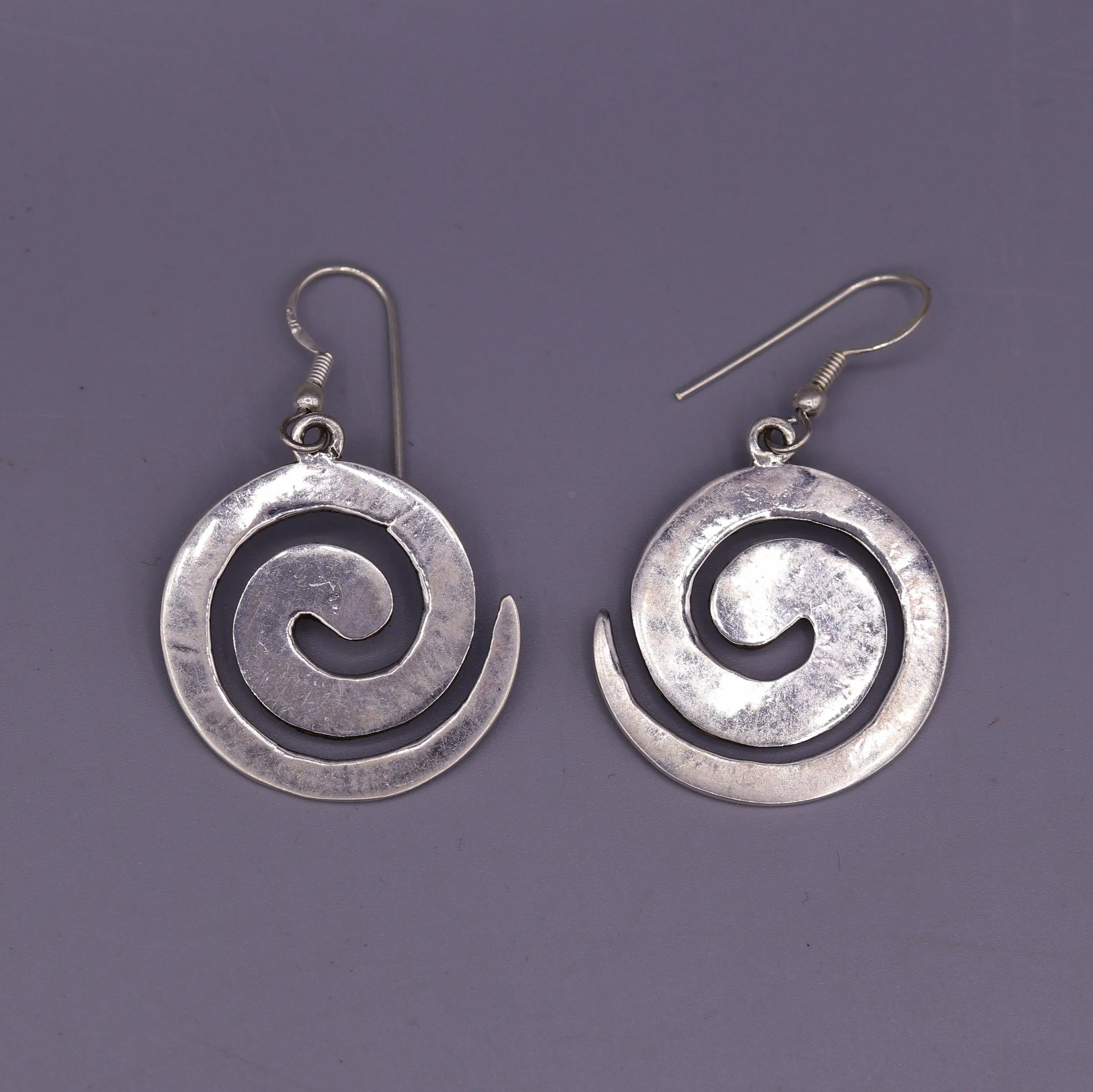 Amazing spiral design 925 solid sterling silver scratch link fancy hoops earrings tribal jewelry from Rajasthan india daily use jewelry s420