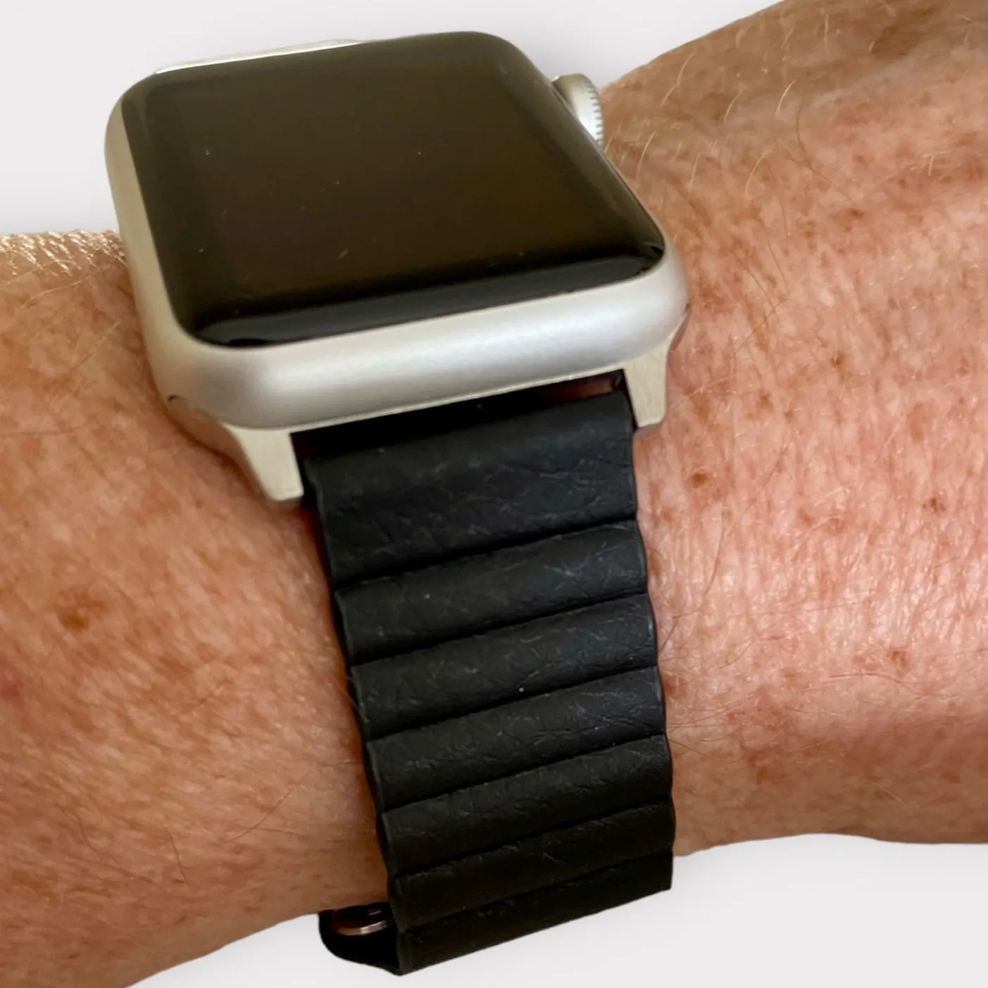 Apple Watch Band Genuine Leather Loop Magnetic