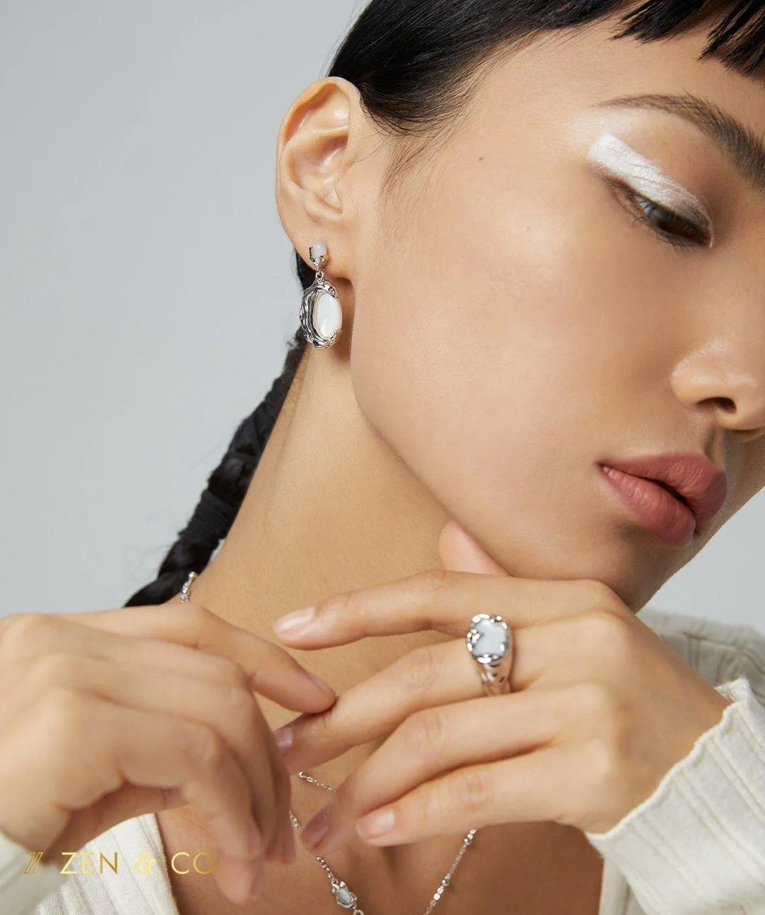 BIANCA Mother of pearl dangle earrings