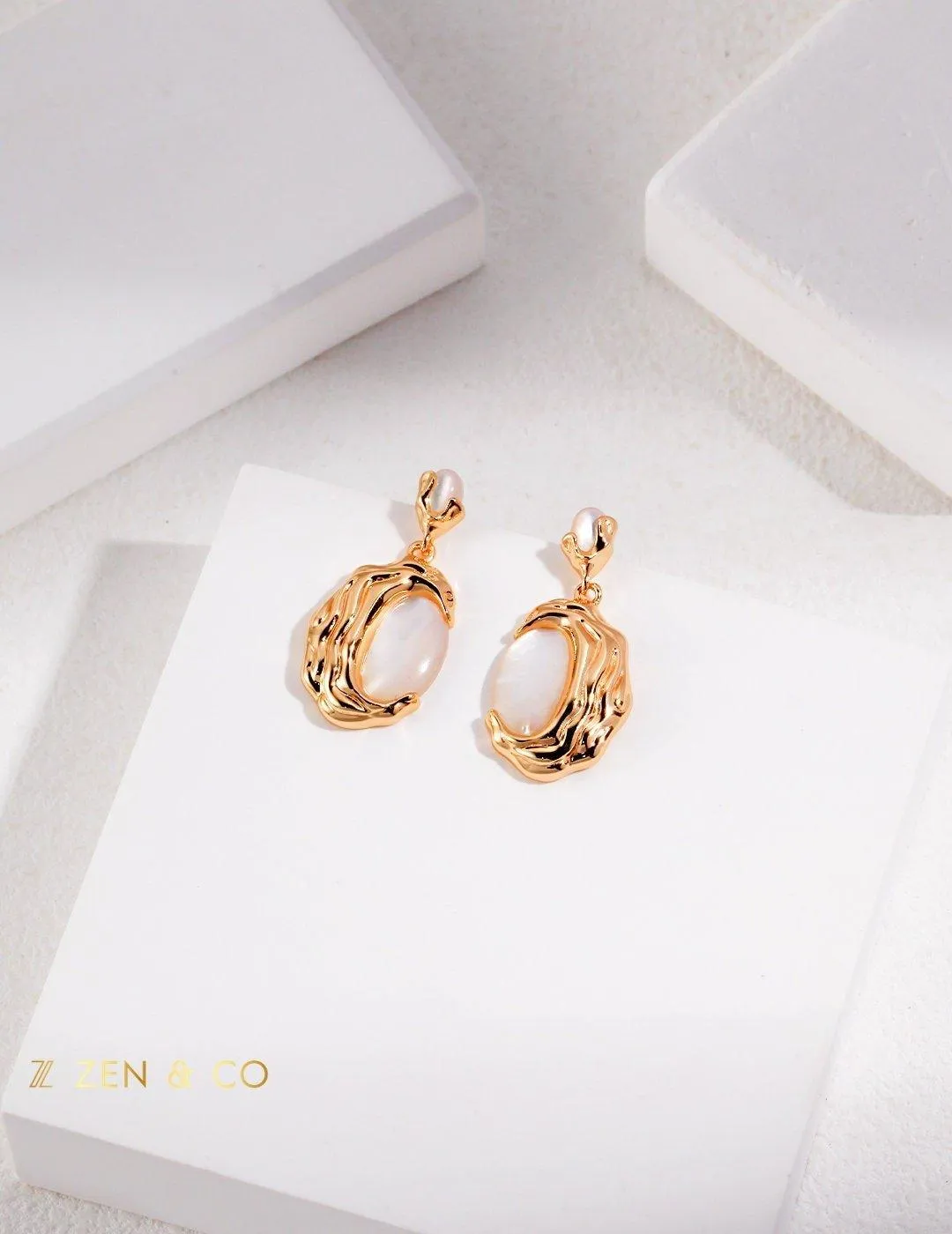 BIANCA Mother of pearl dangle earrings