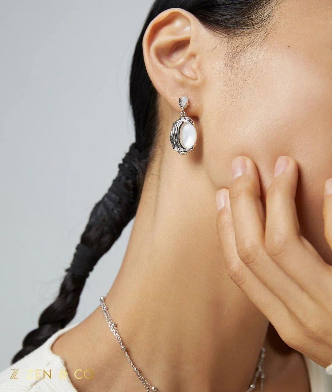 BIANCA Mother of pearl dangle earrings