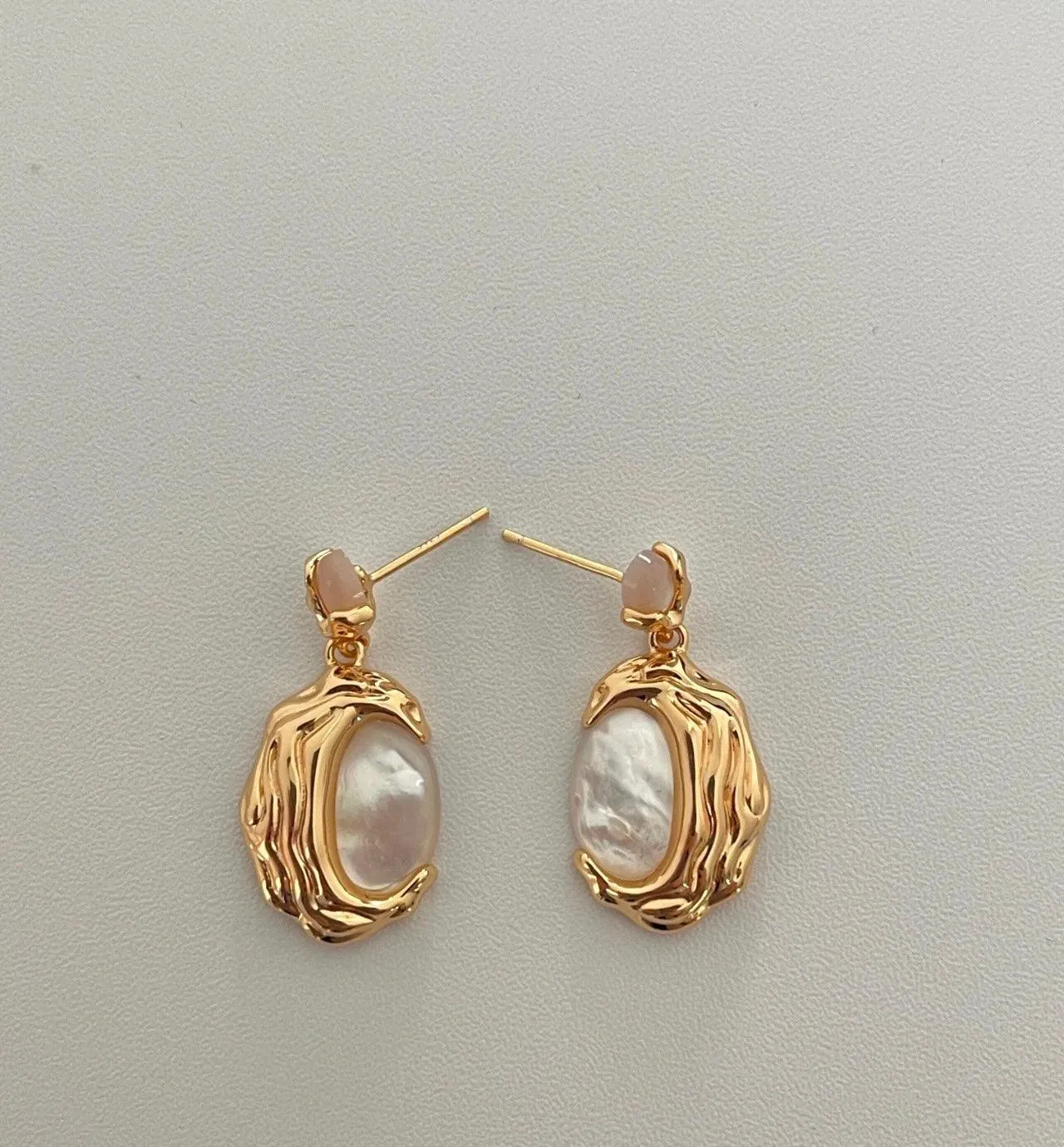 BIANCA Mother of pearl dangle earrings