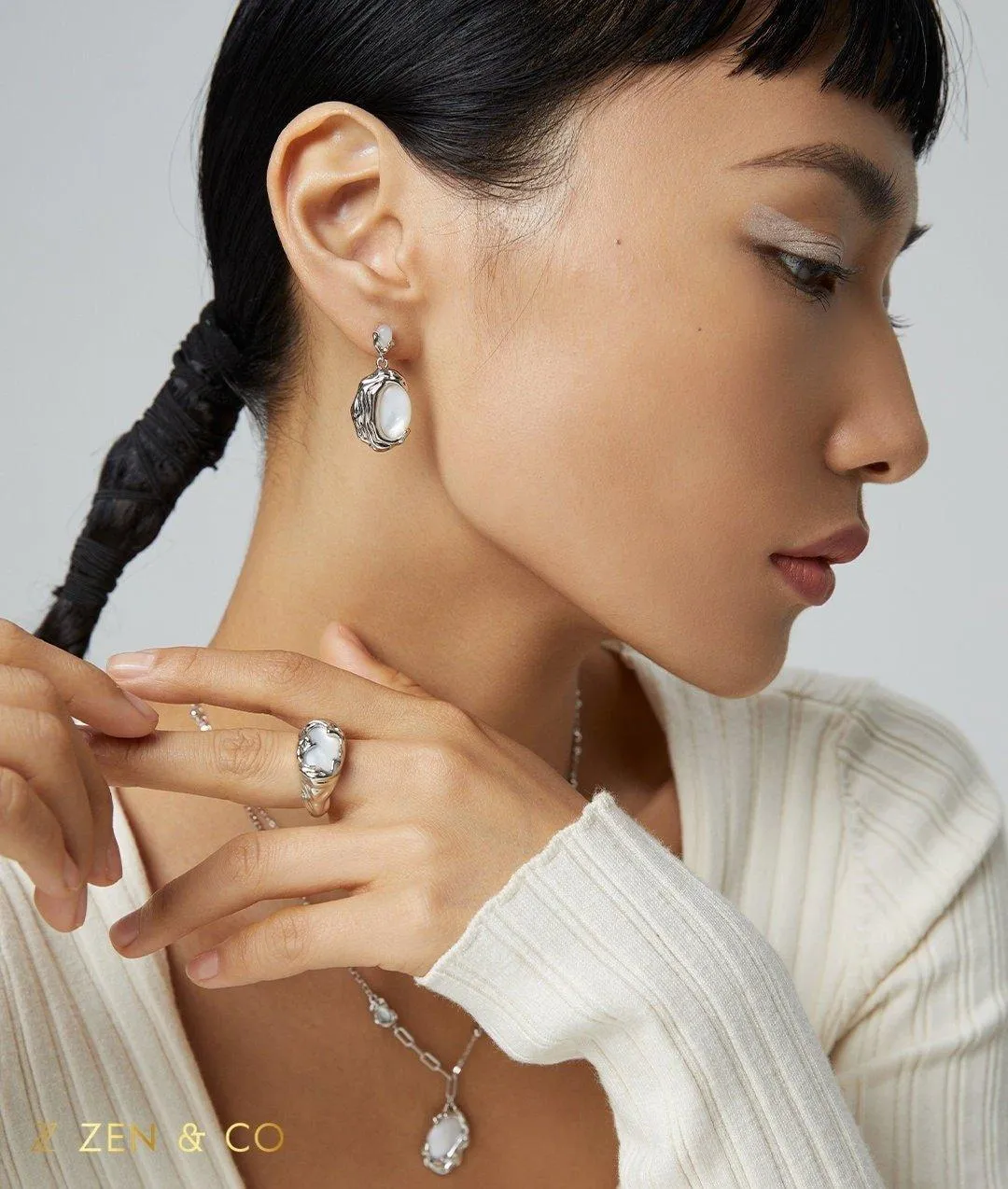 BIANCA Mother of pearl dangle earrings