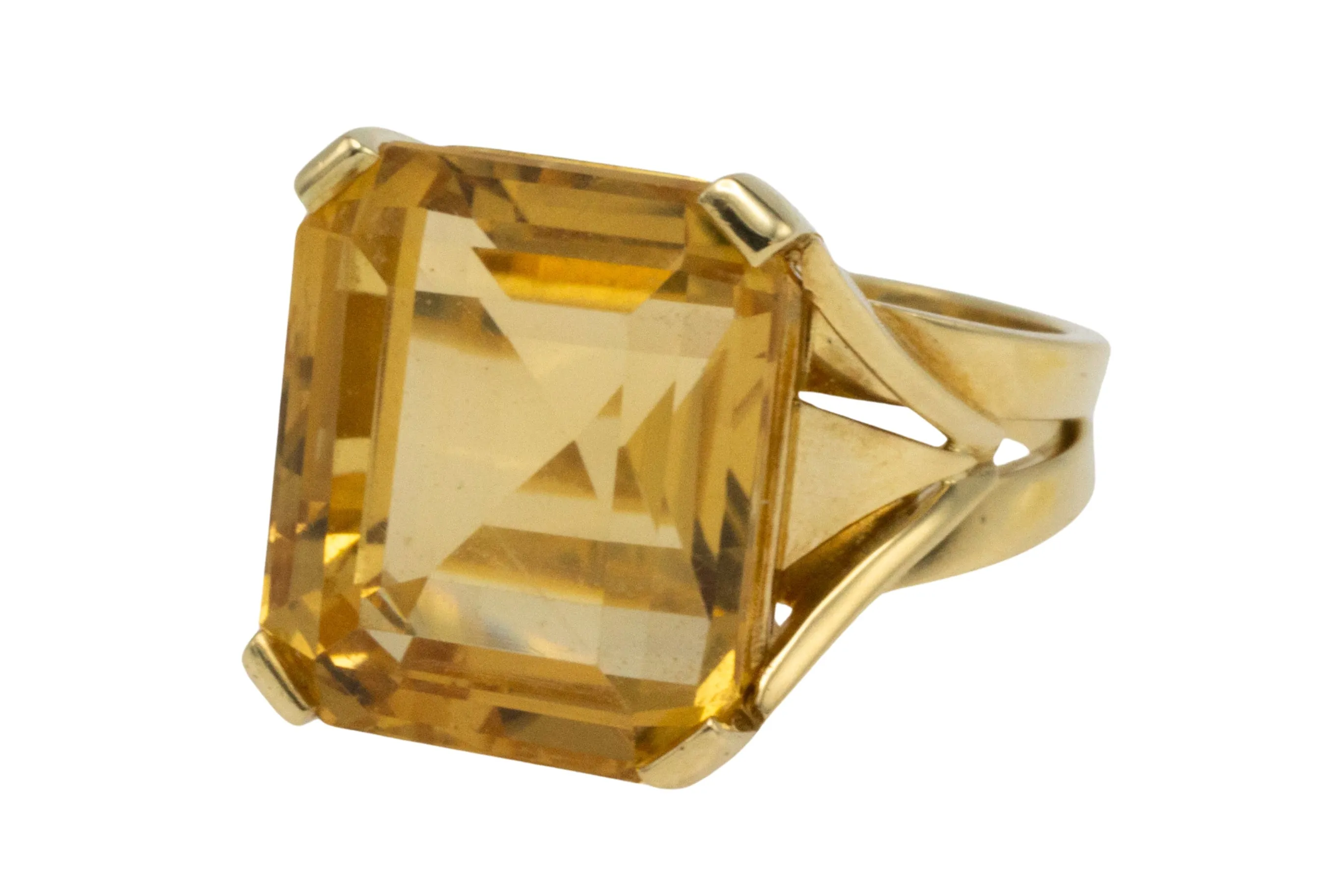 Citrine ring in 18 carat gold