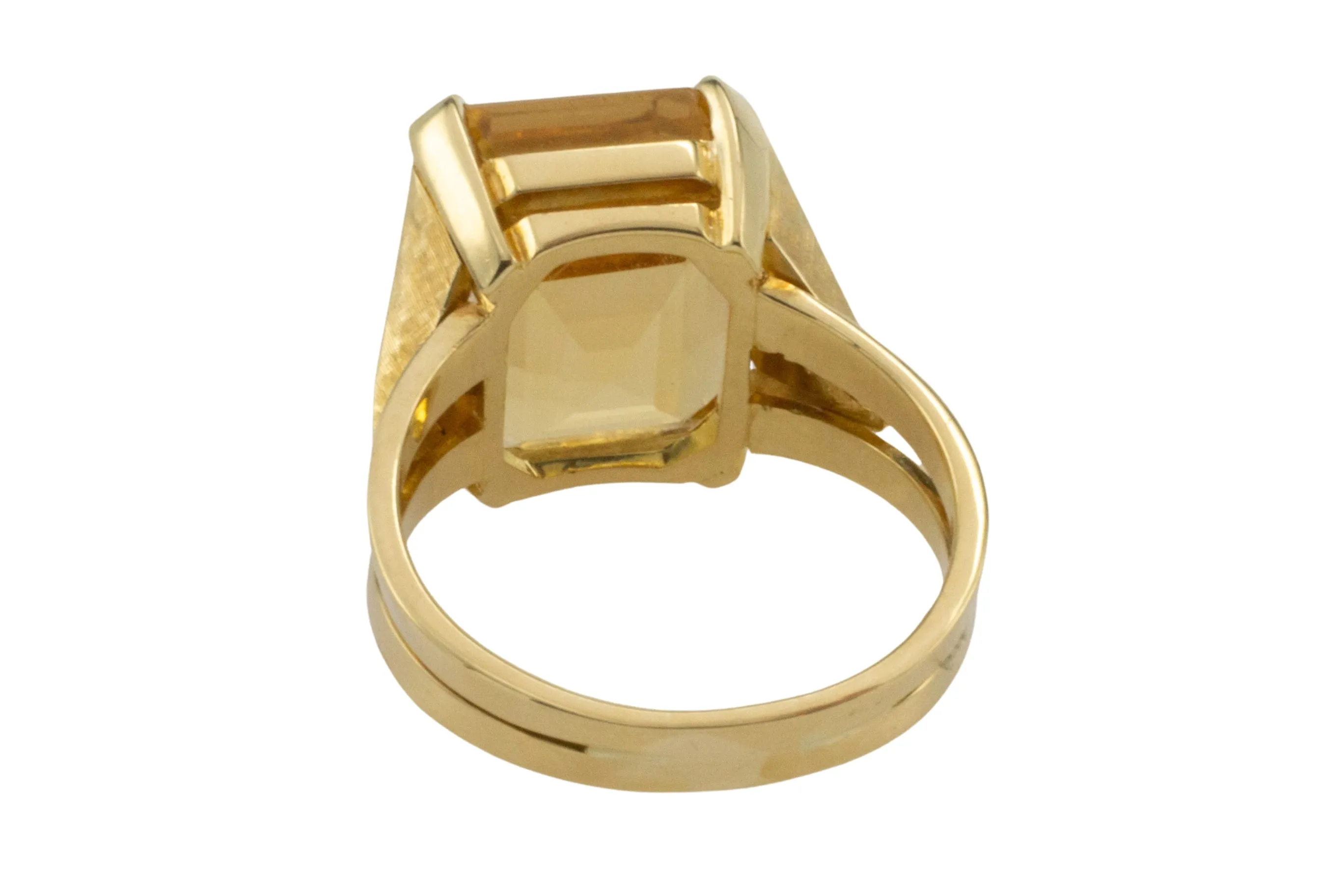Citrine ring in 18 carat gold
