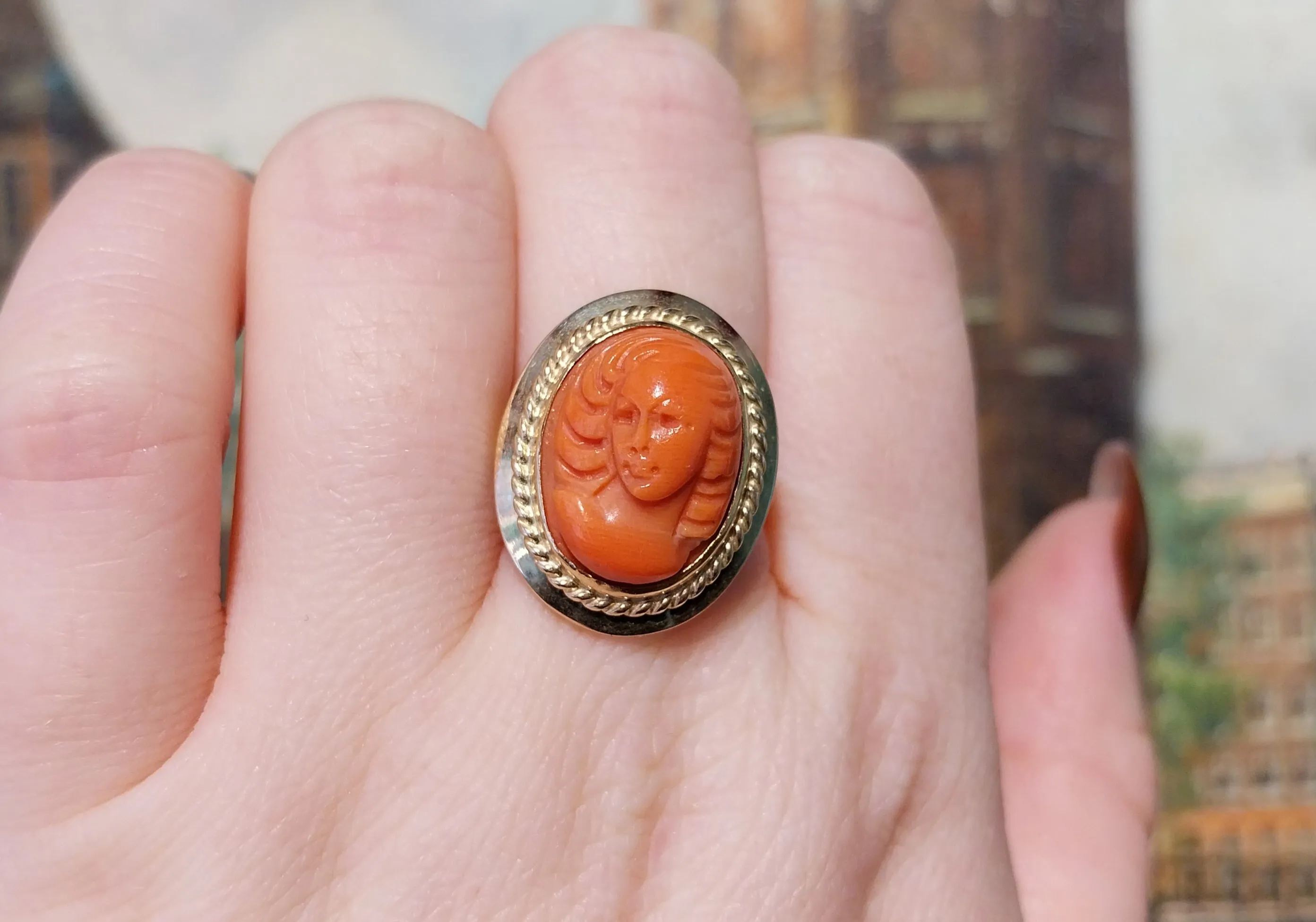 Coral cameo ring in 14 carat gold
