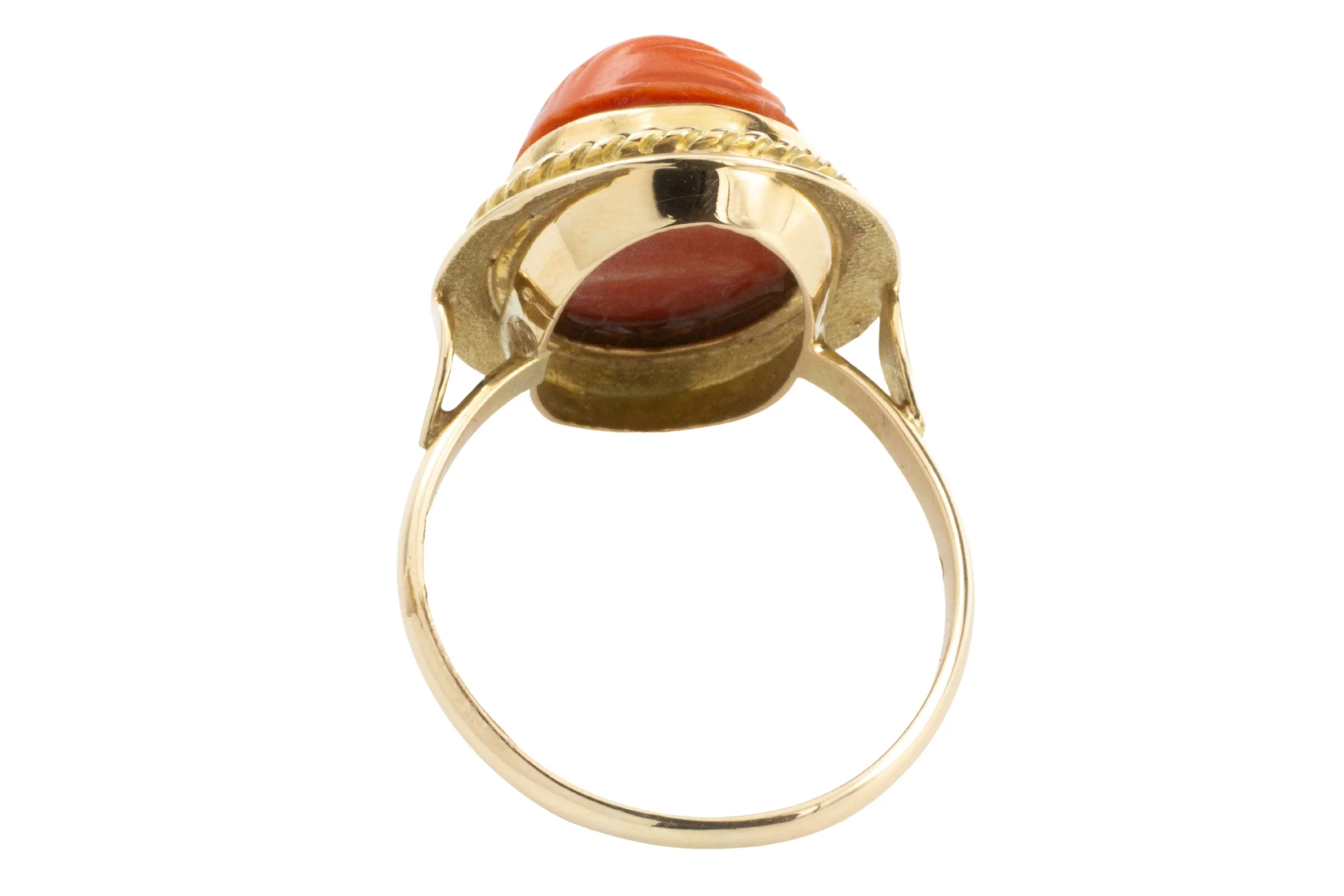Coral cameo ring in 14 carat gold