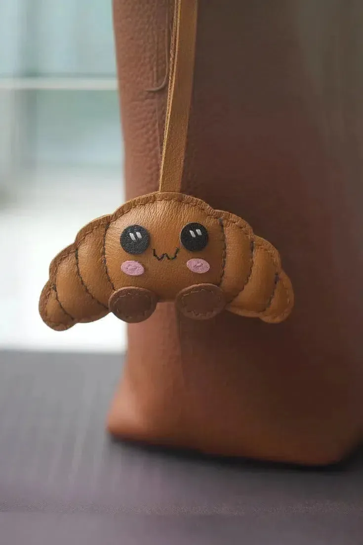 Croissant – Chic design – Bag charm