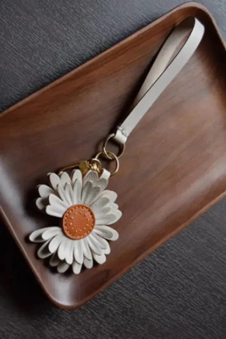 Daisy – Floral design – Bag charm