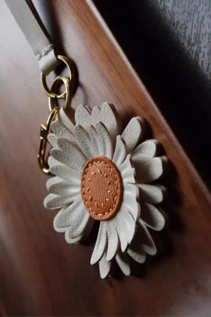 Daisy – Floral design – Bag charm