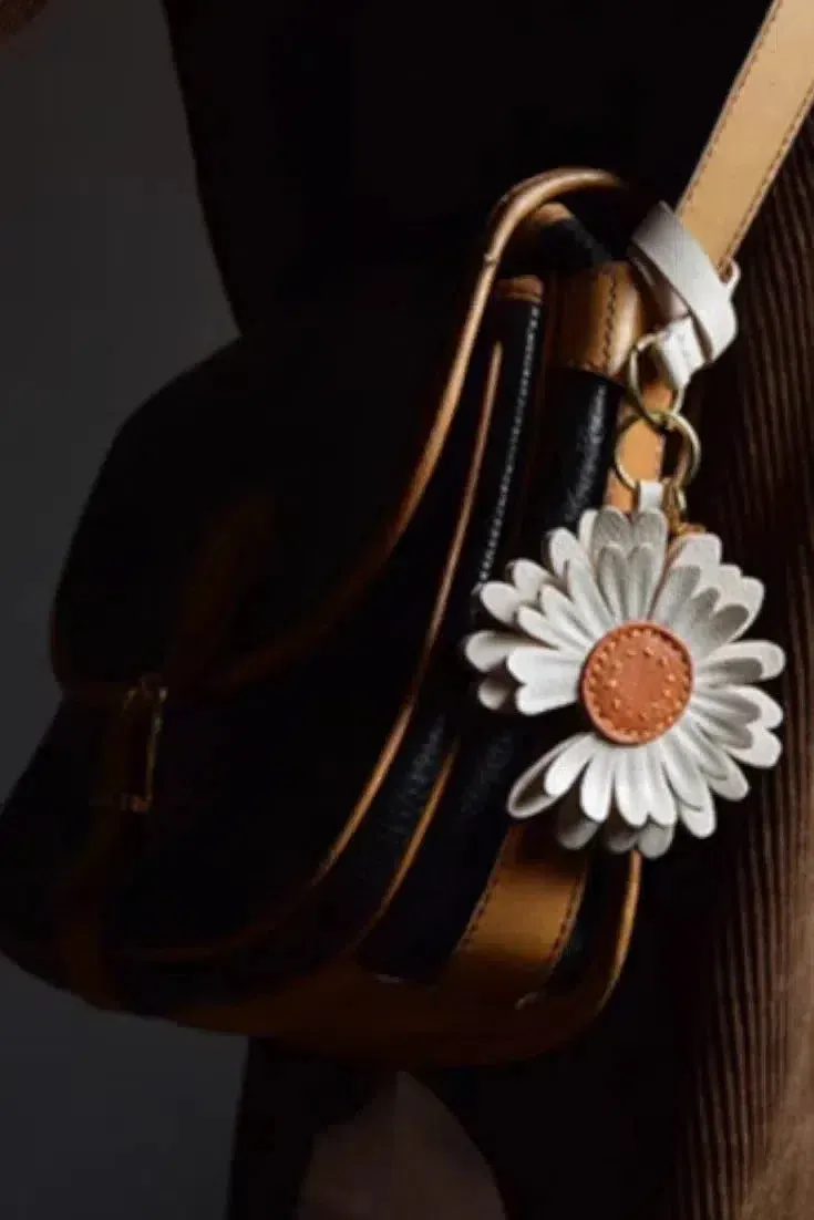 Daisy – Floral design – Bag charm