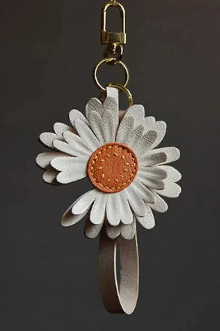 Daisy – Floral design – Bag charm