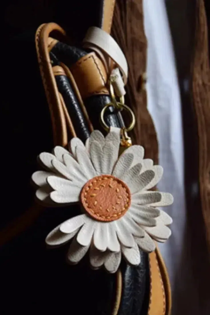 Daisy – Floral design – Bag charm