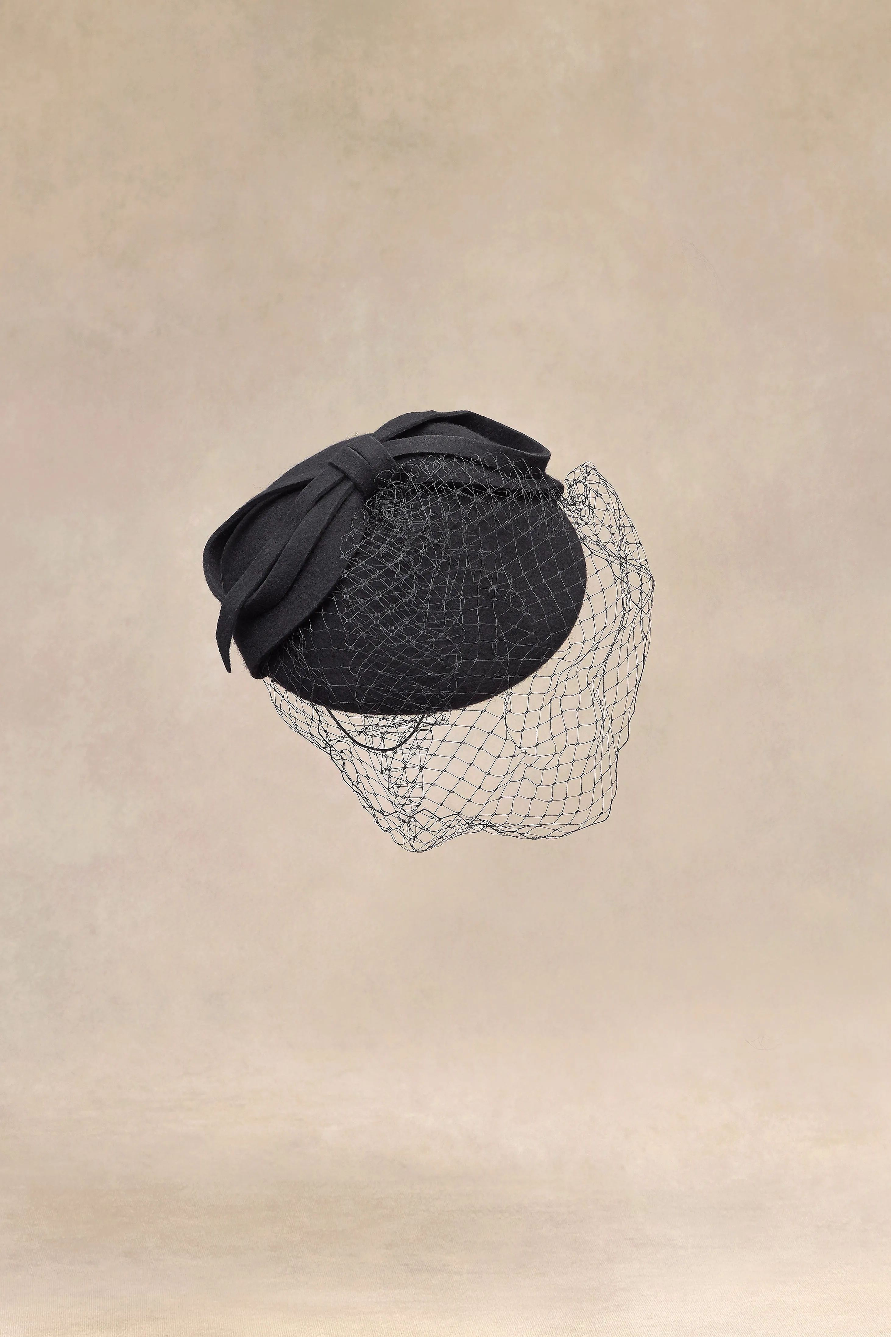 Elegant Bow Knot Pillbox Veil Fascinator