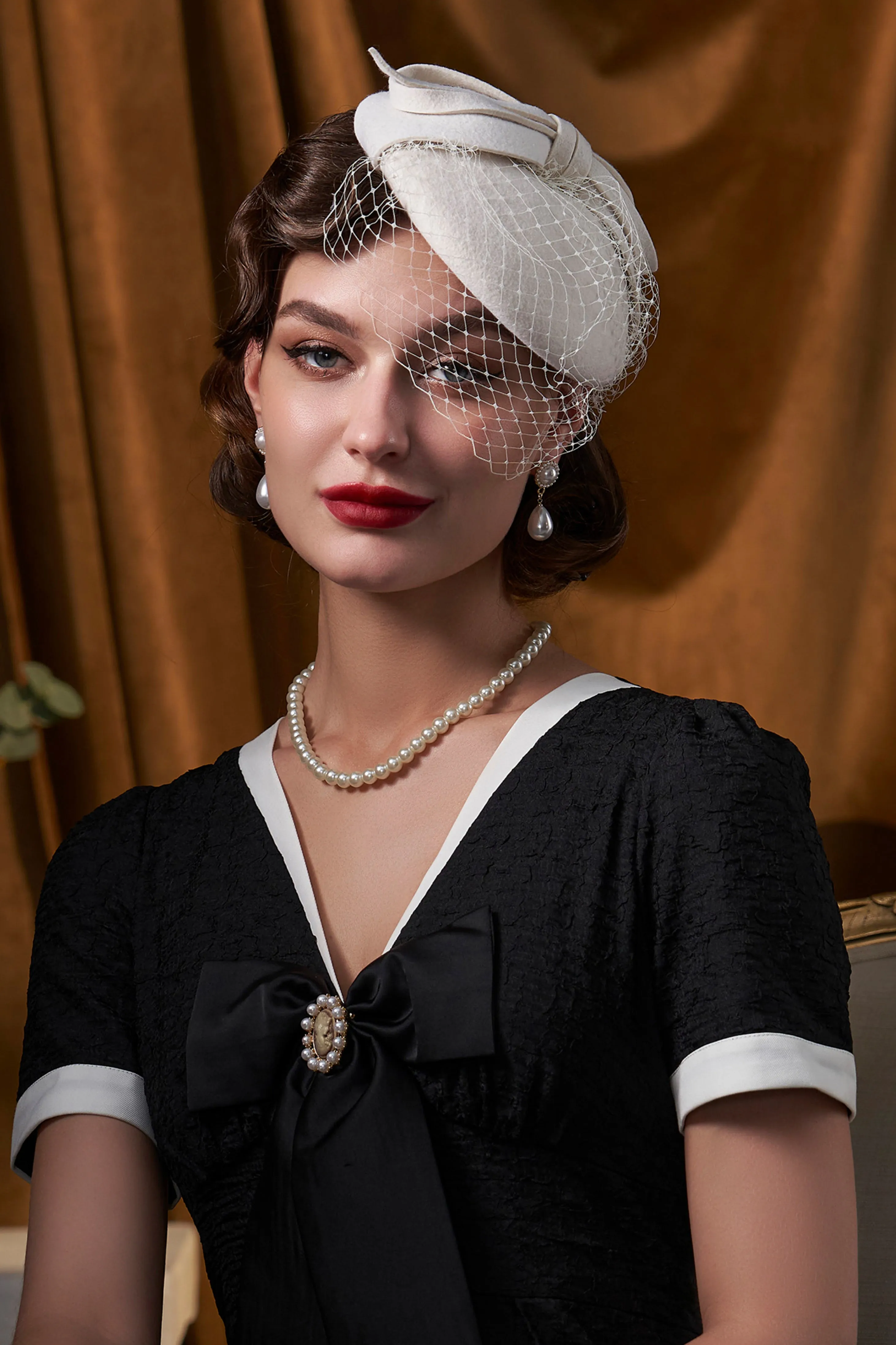 Elegant Bow Knot Pillbox Veil Fascinator