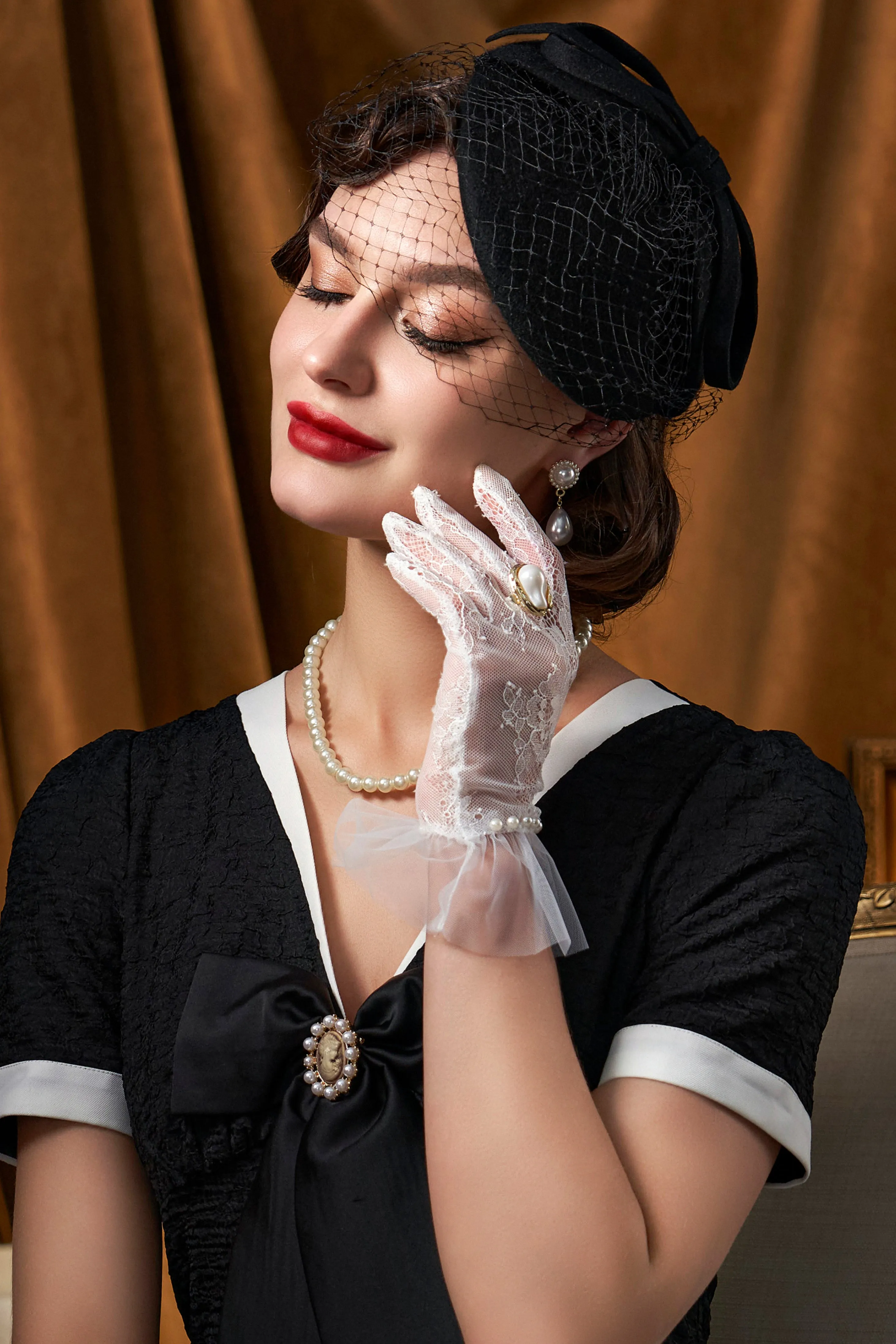 Elegant Bow Knot Pillbox Veil Fascinator