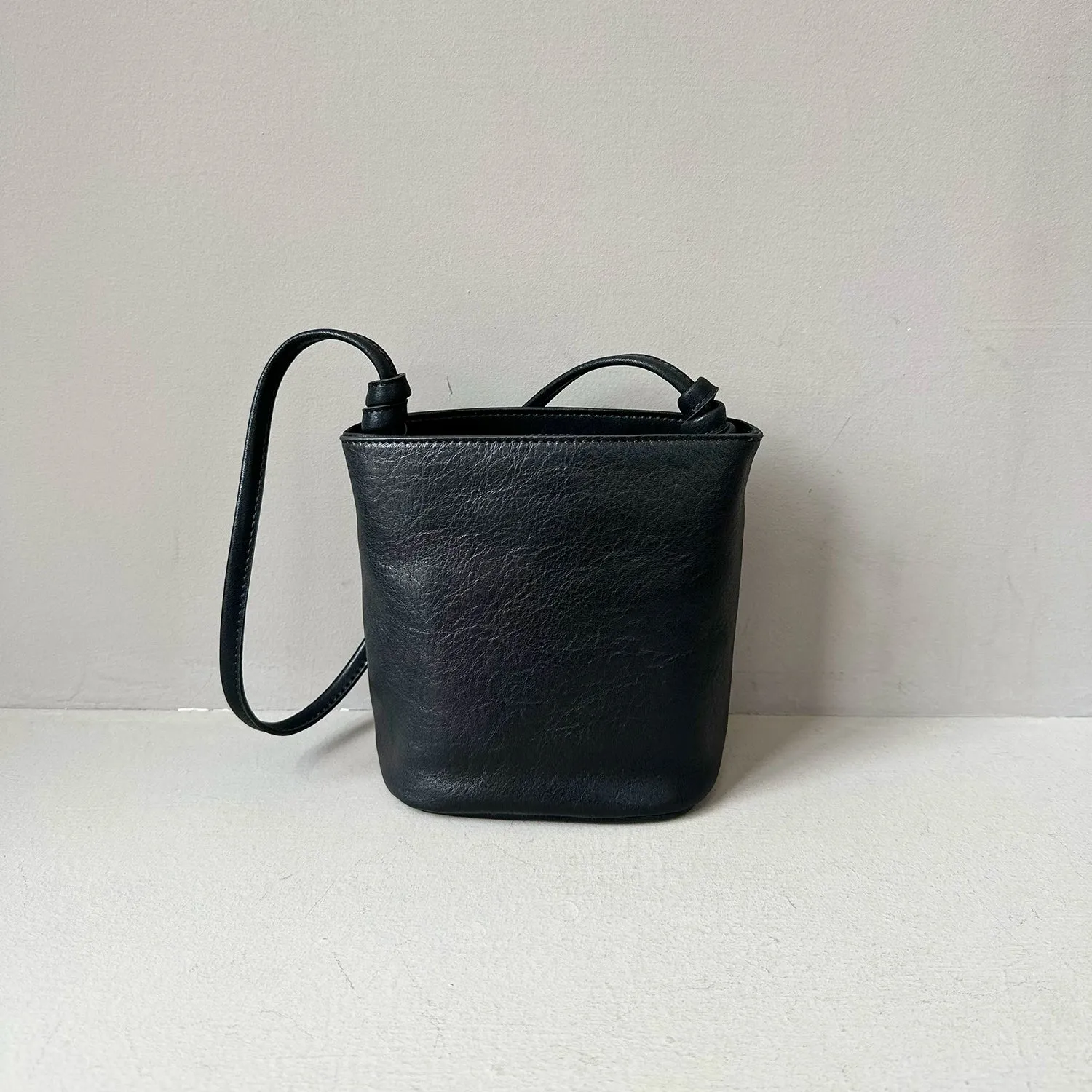 Elegant Leather Bucket Bag