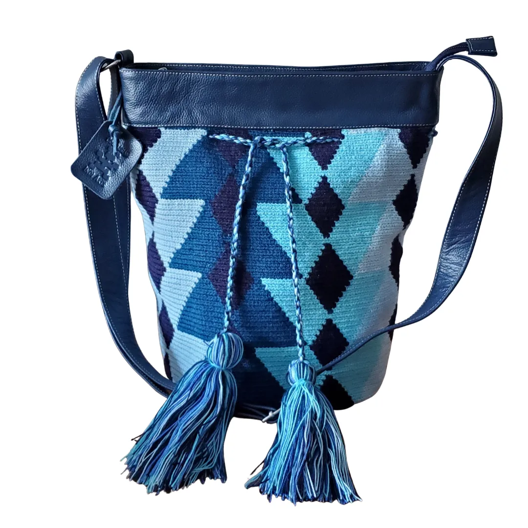 Elegant Wayuu Bag with Leather Drawstring