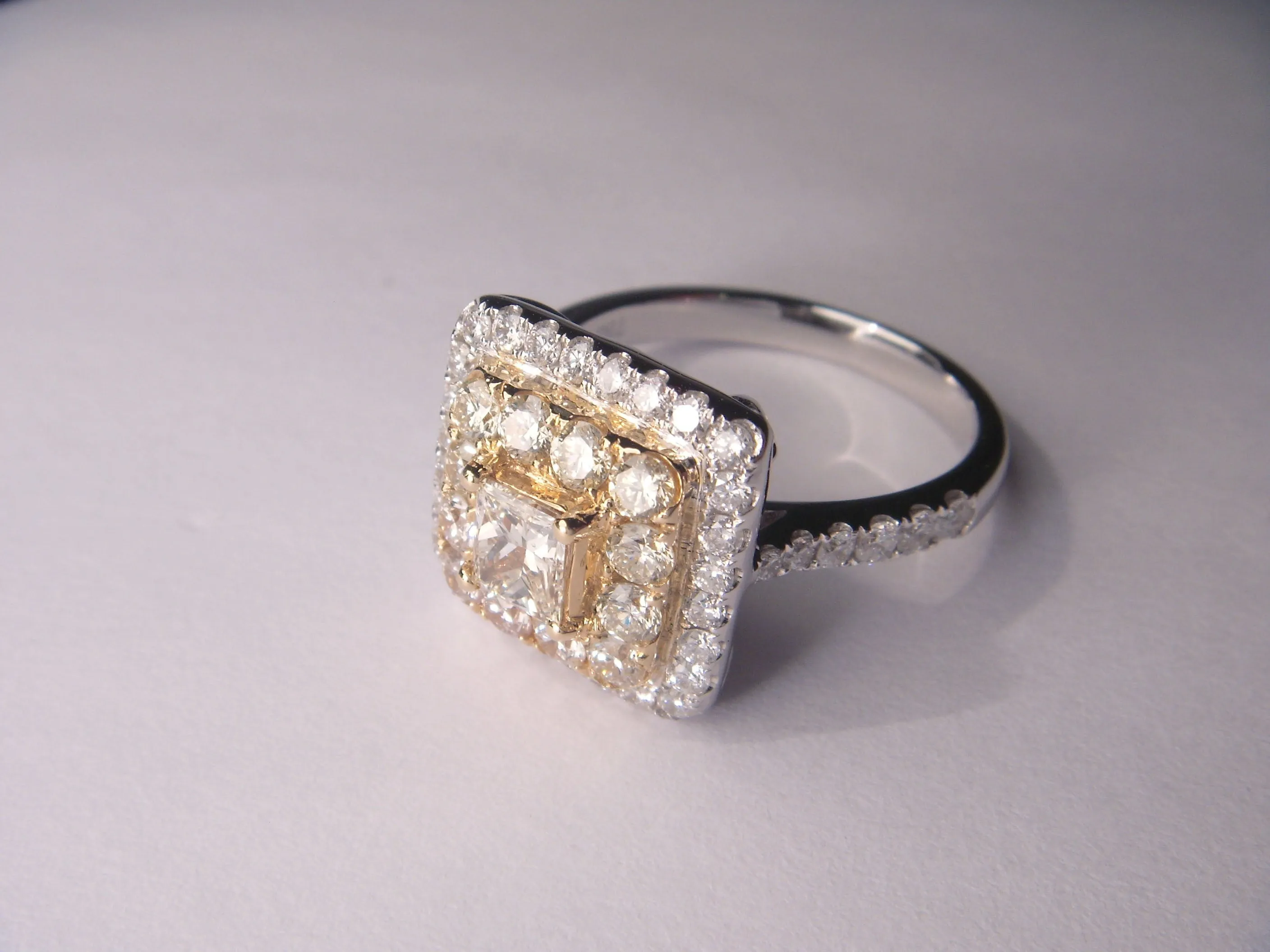 Exquisite 18K White 2-Tone Gold Square Diamond Designer Ring Band