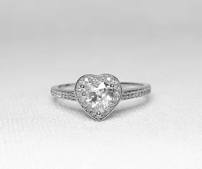Exquisite Heart Cubic Ring