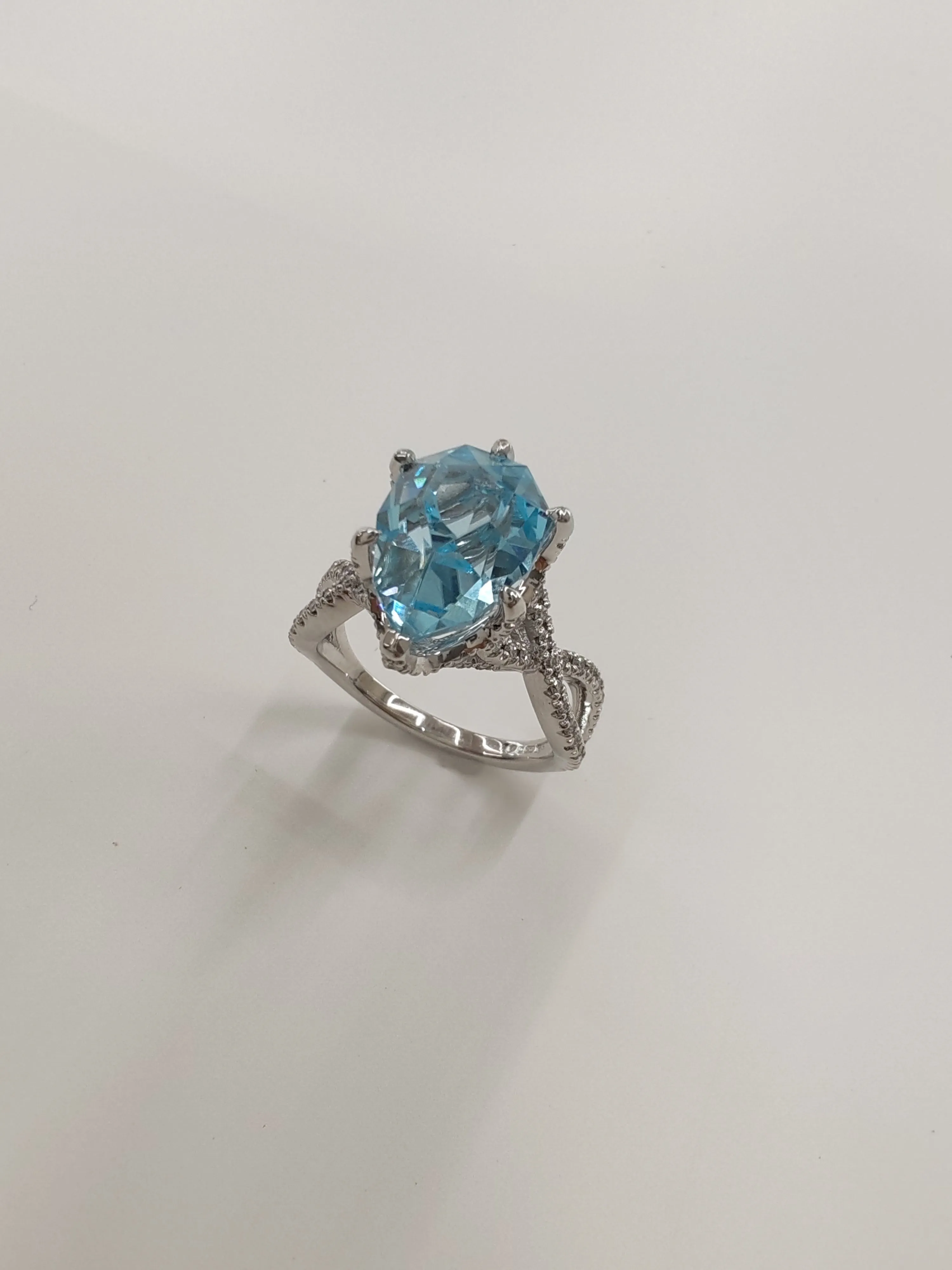 Exquisite Sky blue topaz dress ring