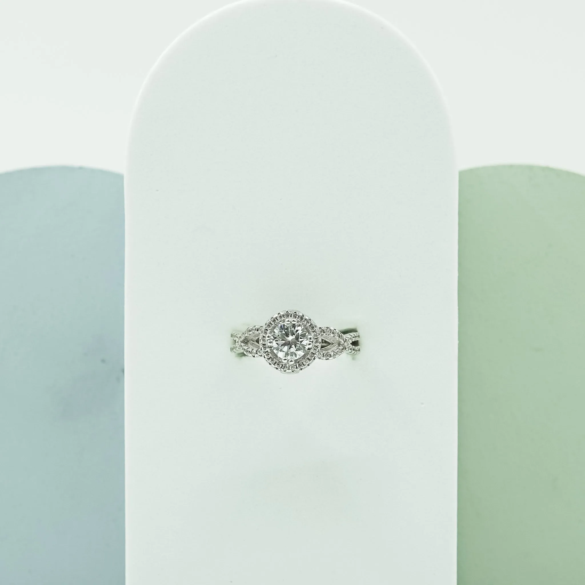 Exquisite Solitaire Ring