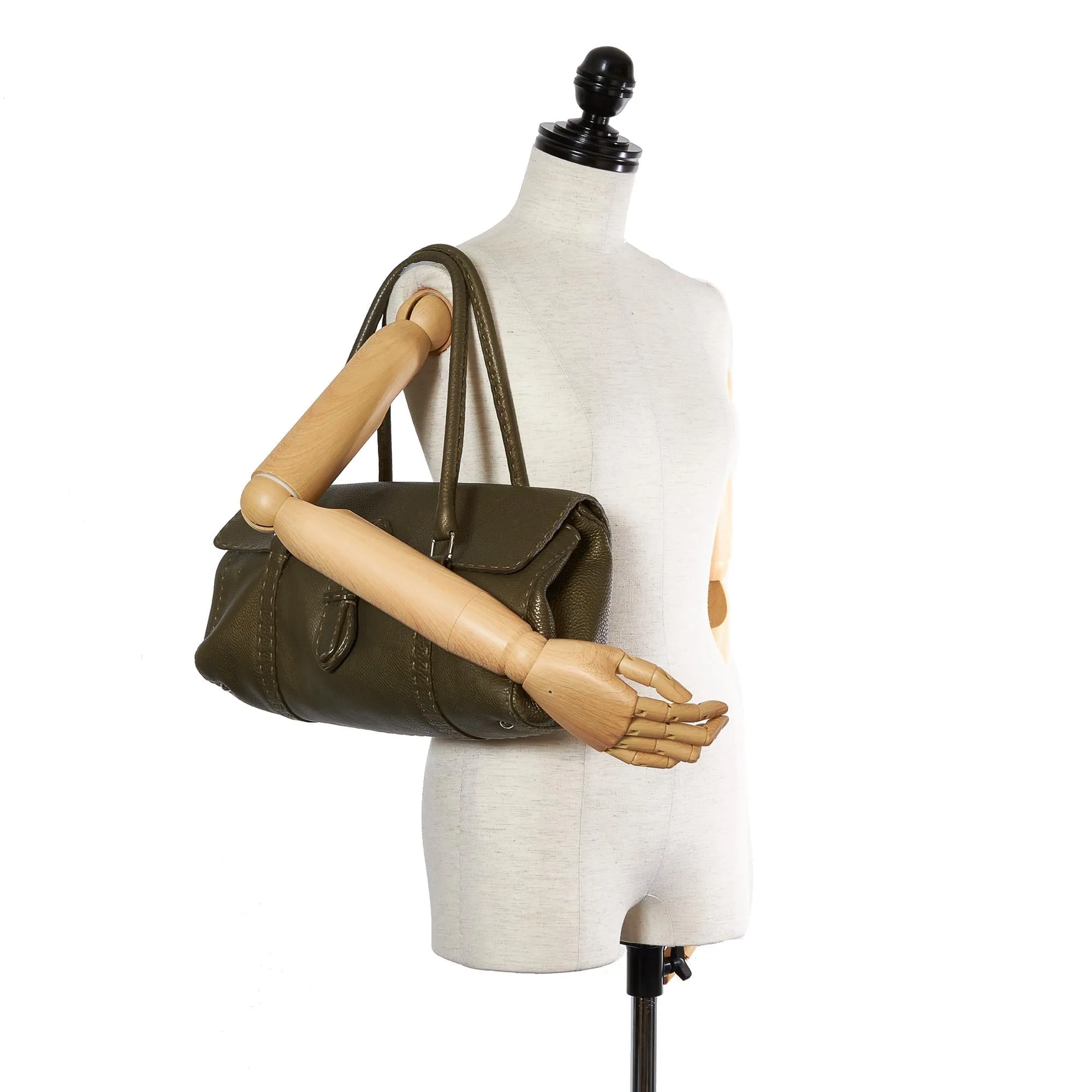 Fendi Selleria Linda Leather Shoulder Bag (SHG-31877)