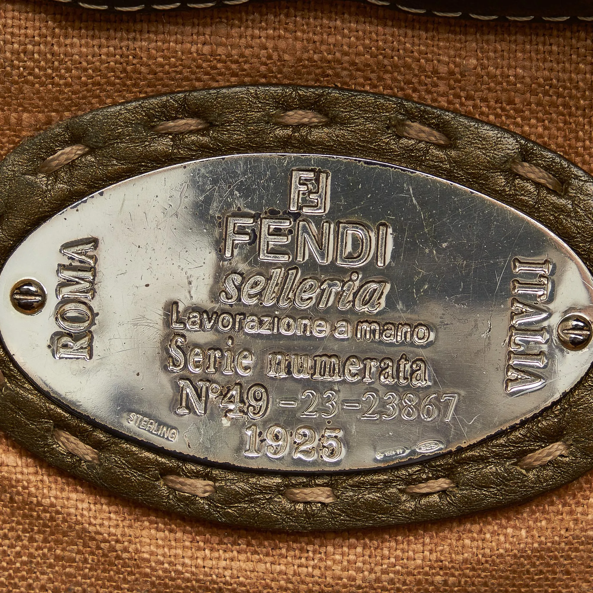 Fendi Selleria Linda Leather Shoulder Bag (SHG-31877)