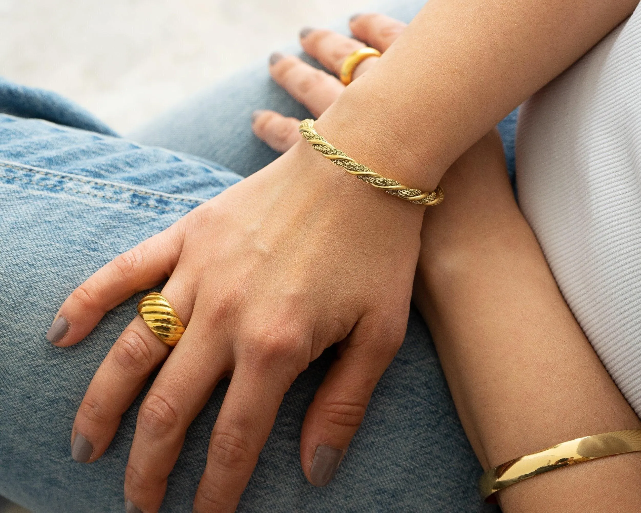 Gold twisted wire open Bracelet