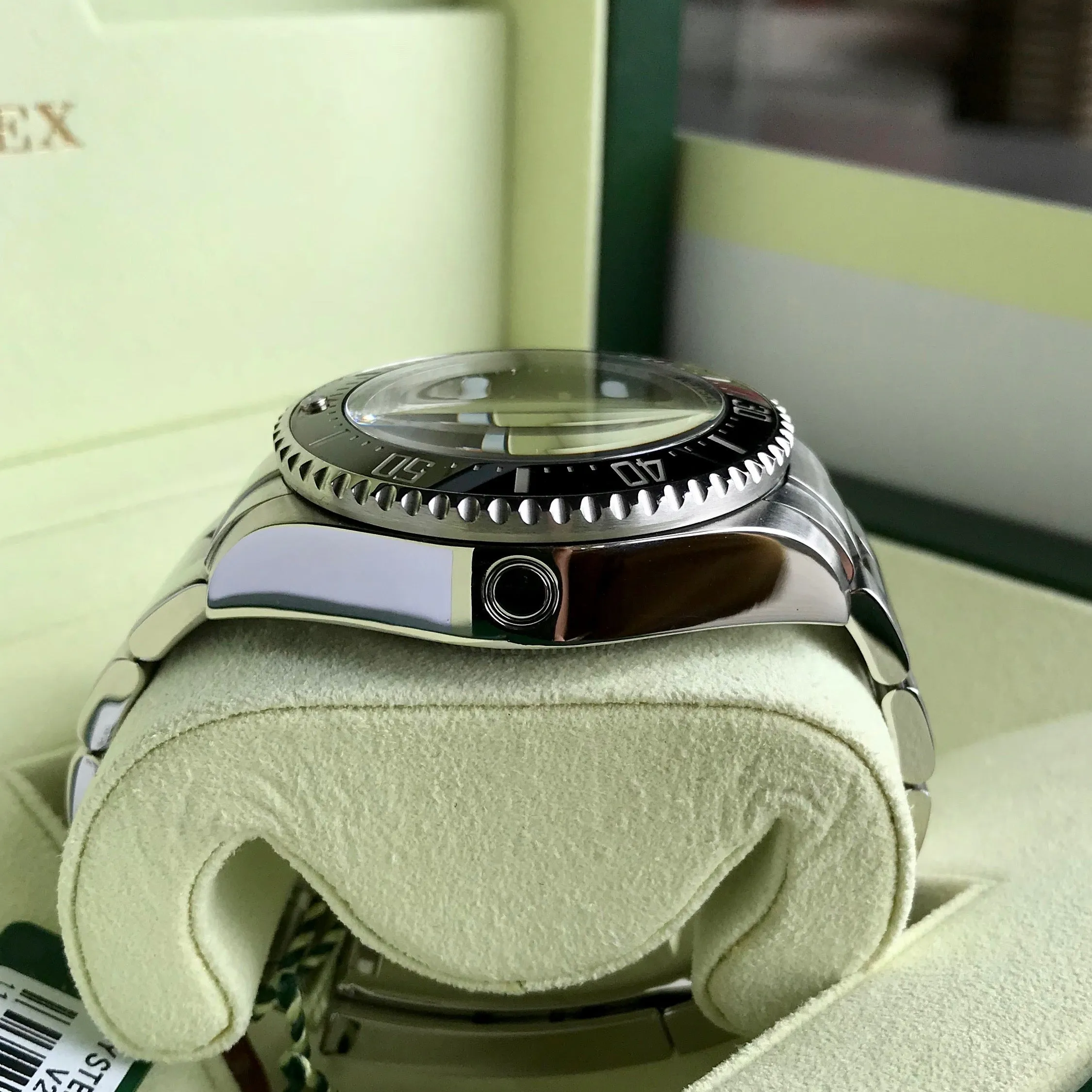 Rolex SEA DWELLER DEEPSEA 116660 Ceramic Mens 44mm Automatic Wristwatch Box & Papers