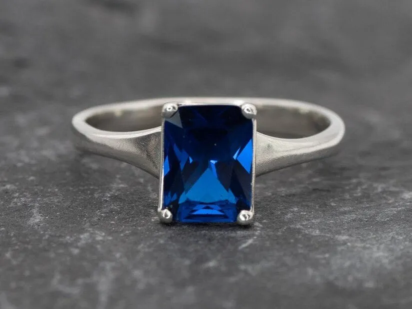 Sapphire Solitaire Ring - Blue Diamond Ring - Vintage Solitaire Ring