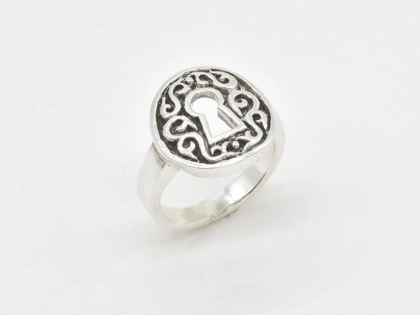 Silver Keyhole Ring - Vintage Key Ring - Celtic Key Ring