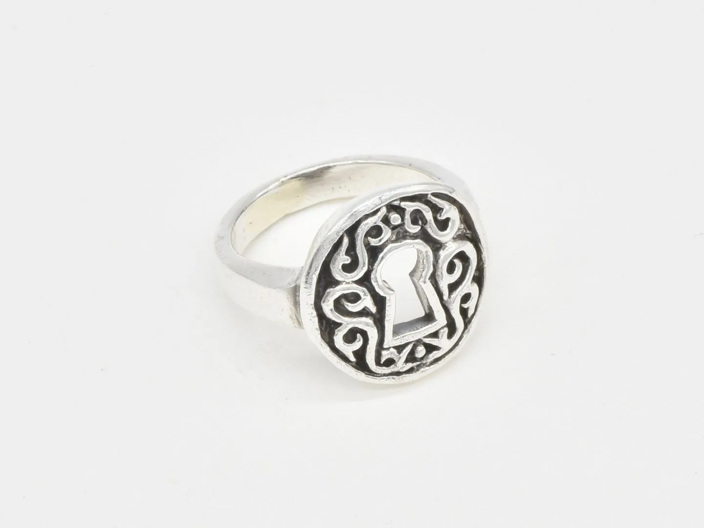 Silver Keyhole Ring - Vintage Key Ring - Celtic Key Ring