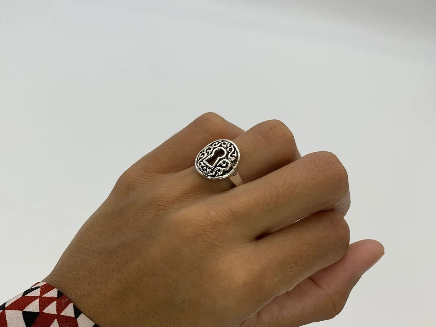 Silver Keyhole Ring - Vintage Key Ring - Celtic Key Ring