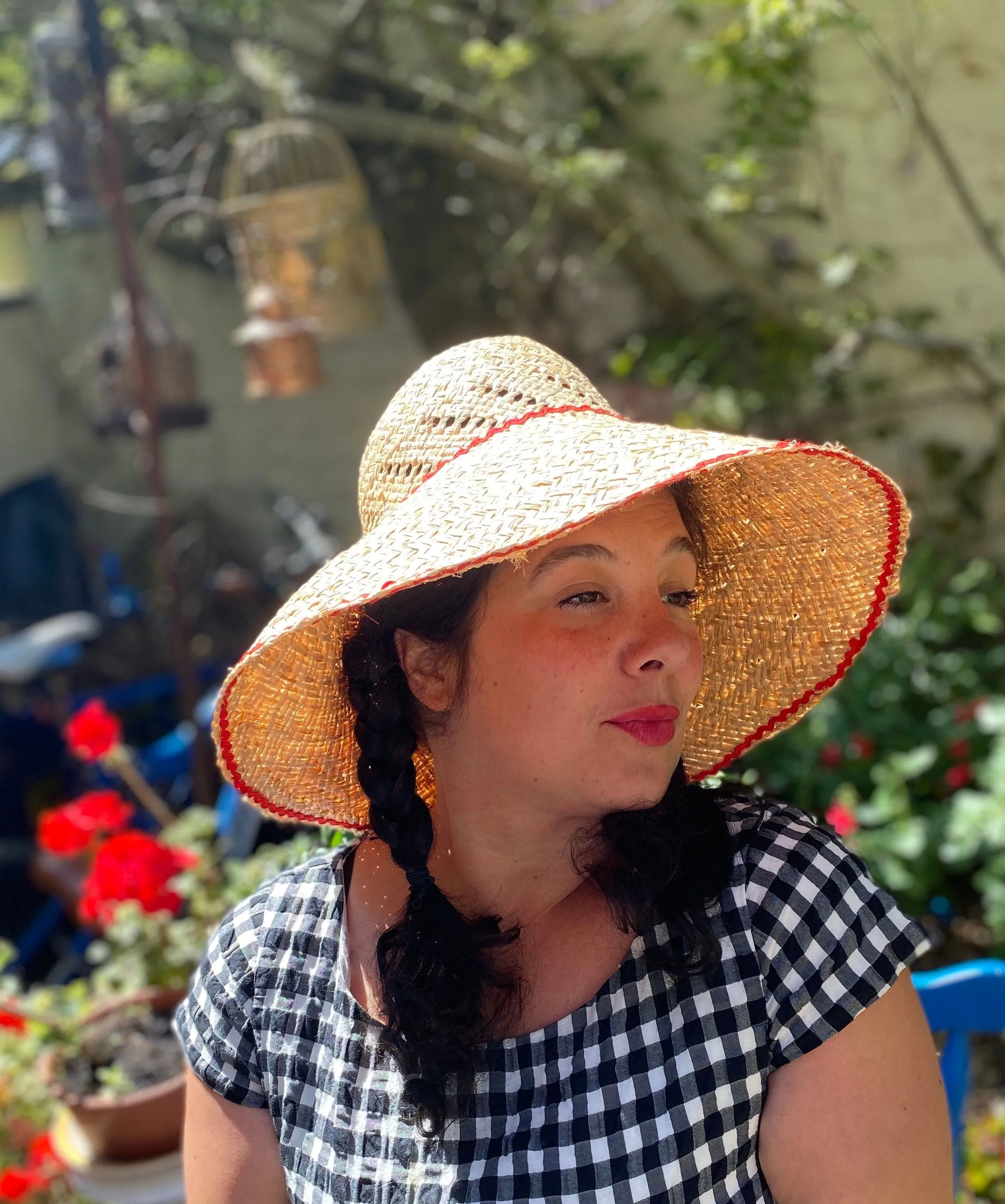 Straw sun hat with red edging