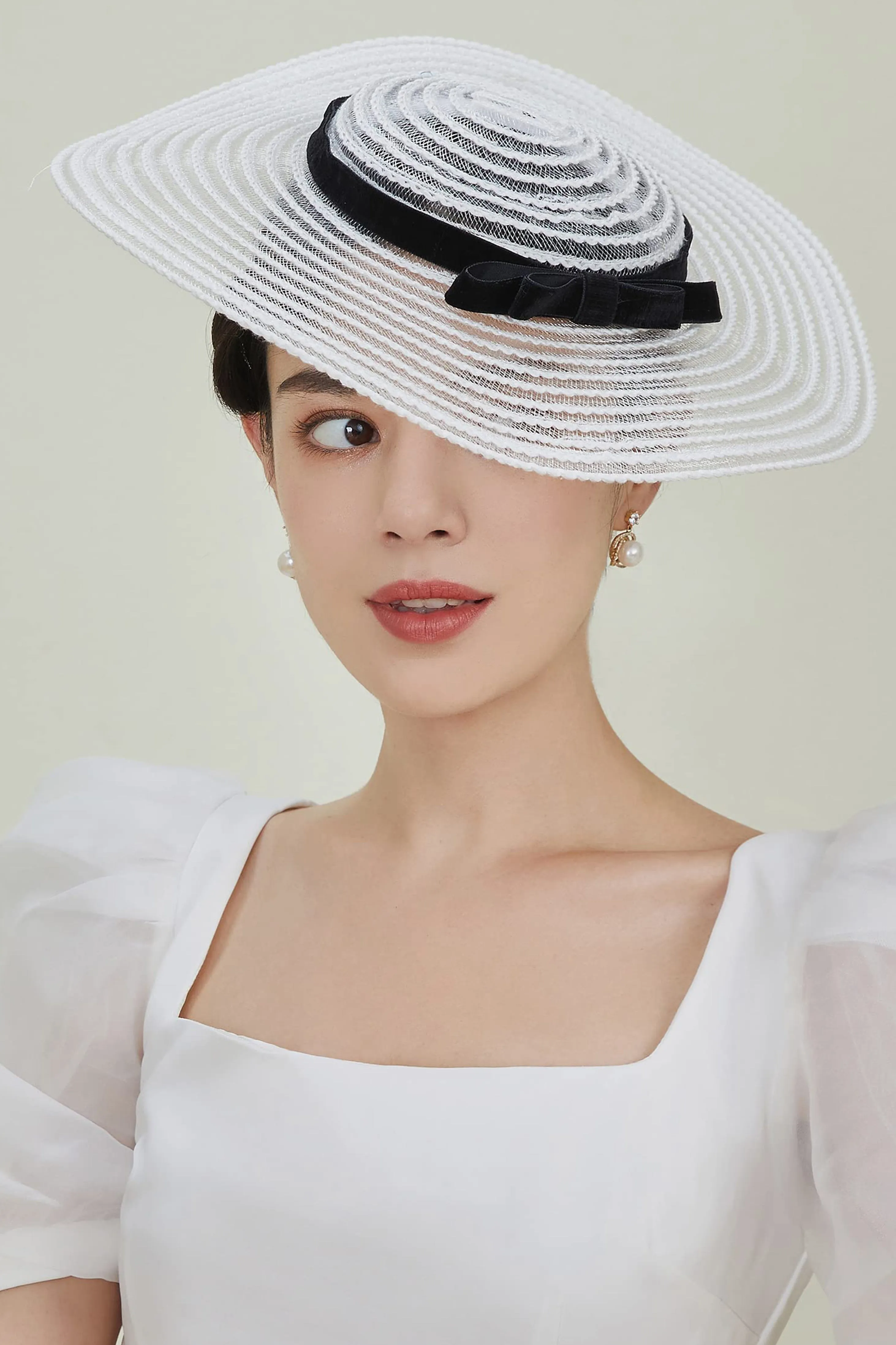 Stylish Lace Cocktail Fascinator