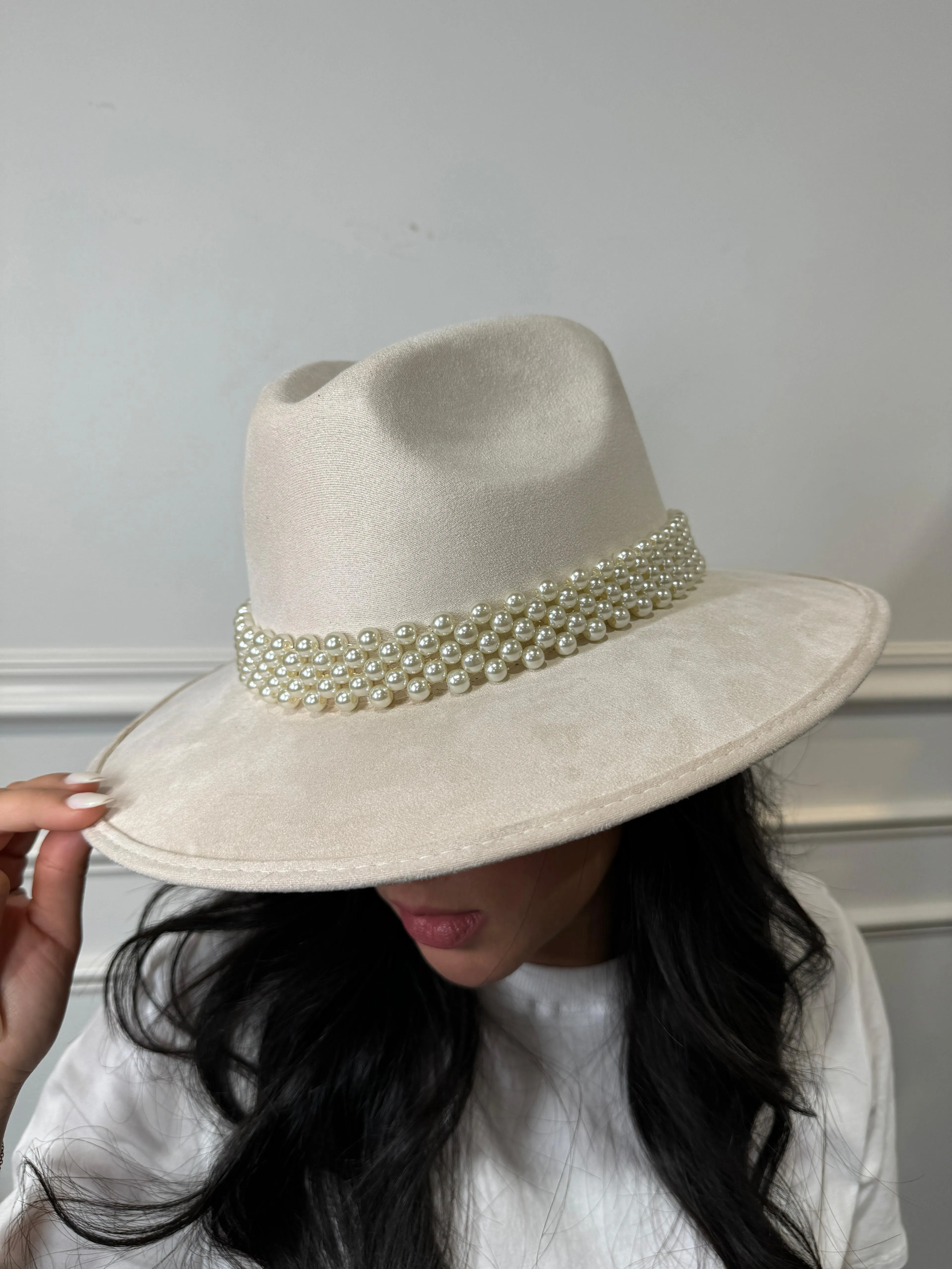Tessa - Elegant Beige Suede Hat