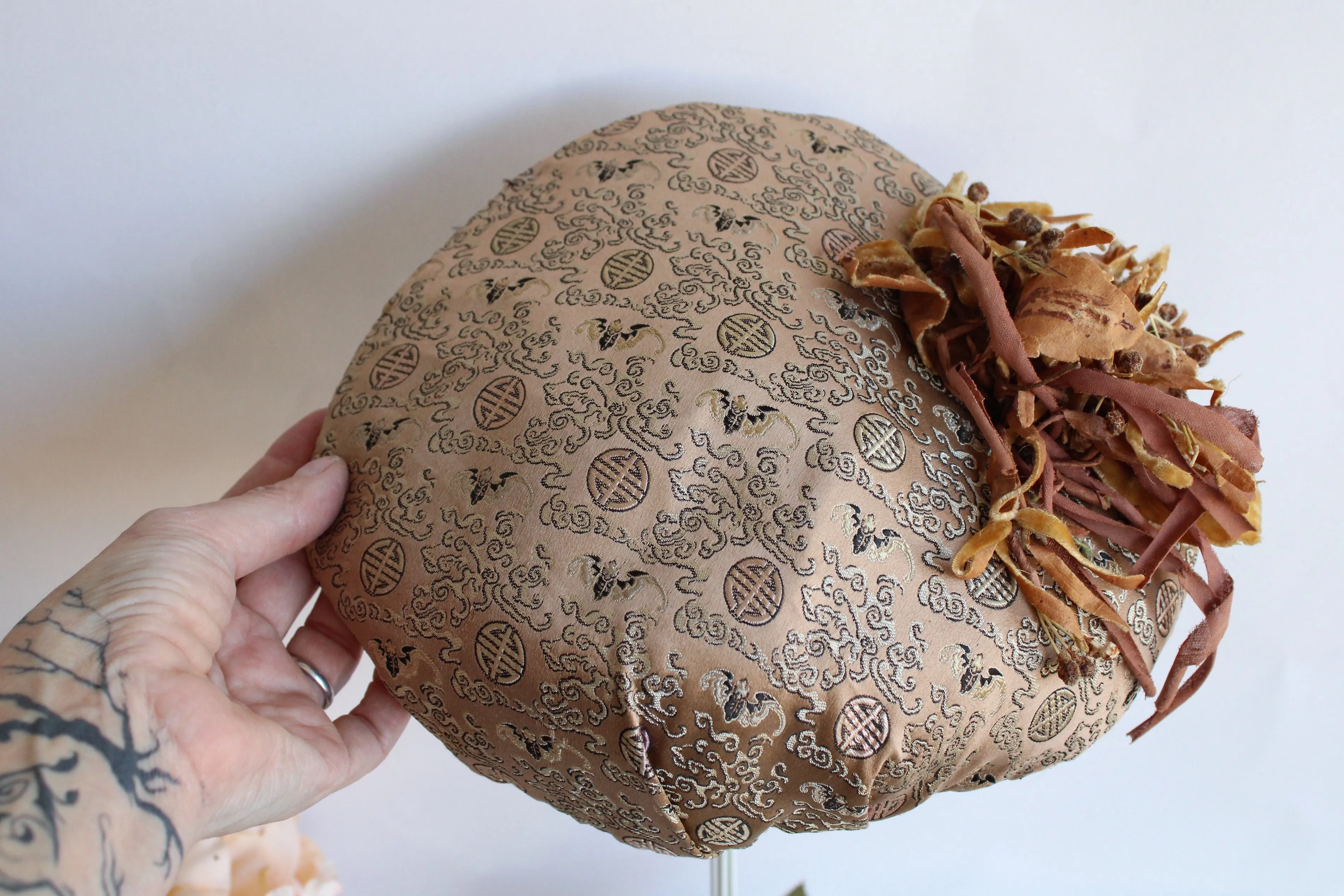 Vintage 1950s Asian Print Shell Hat