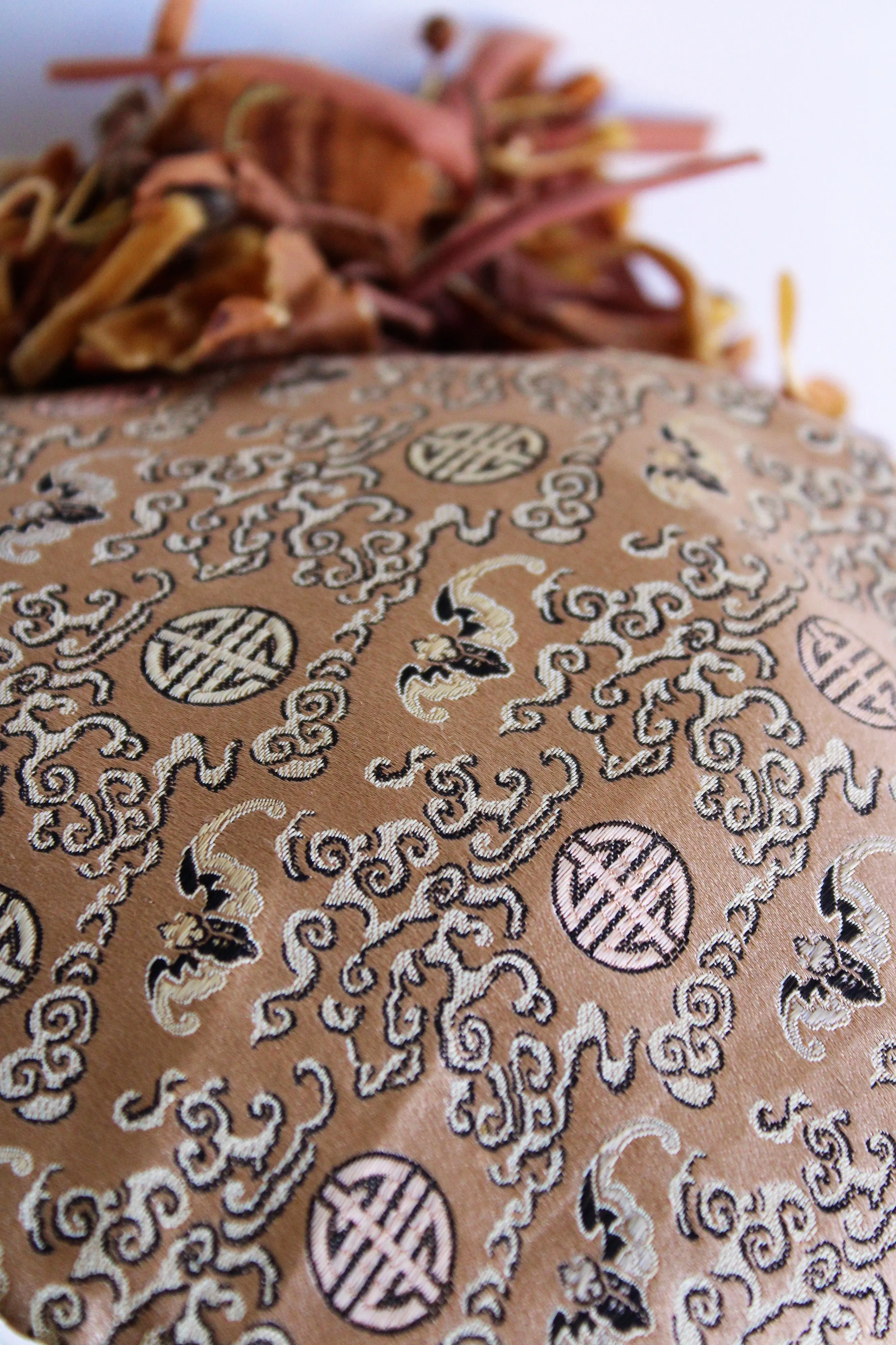 Vintage 1950s Asian Print Shell Hat