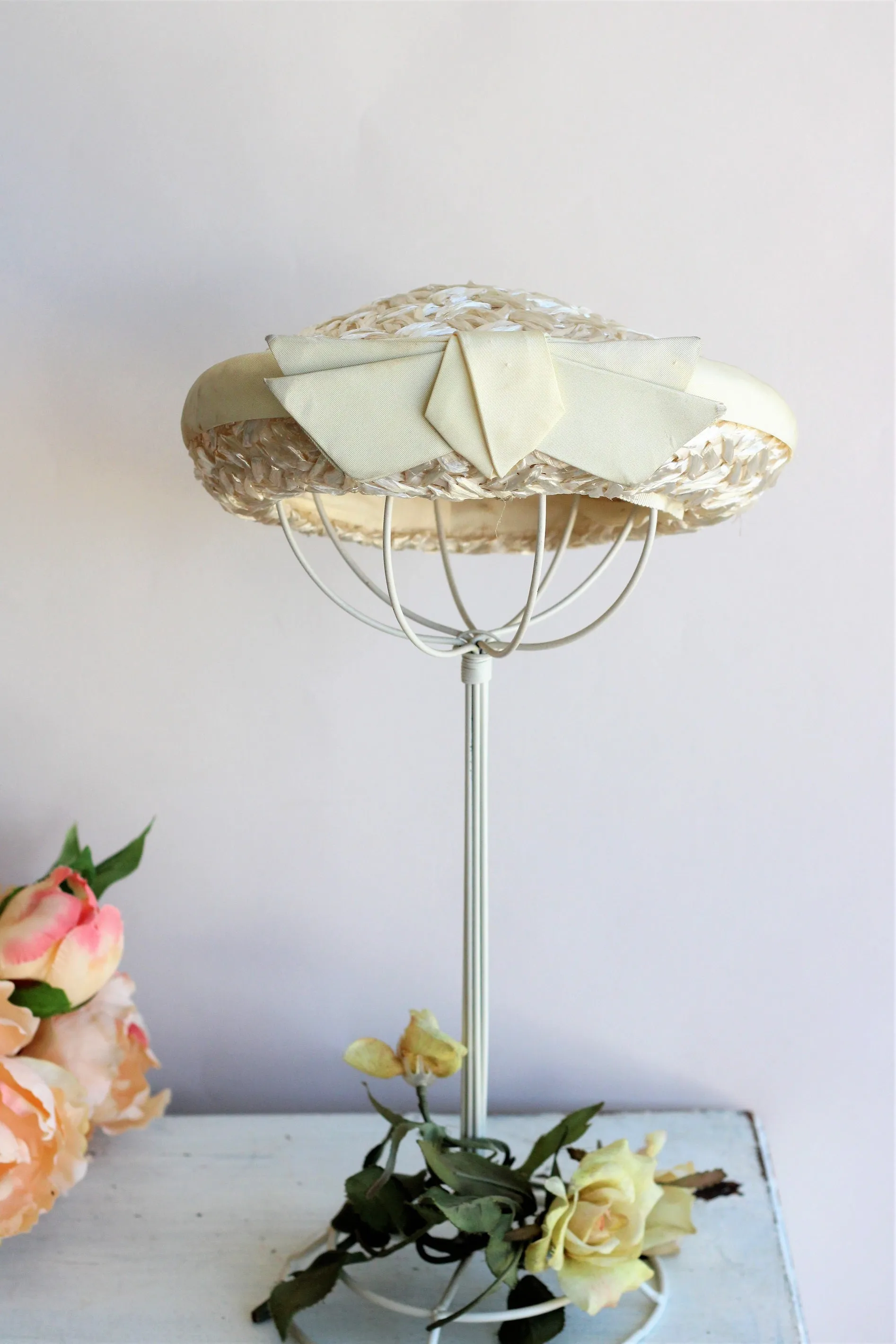 Vintage 1950s Ivory Straw Hat