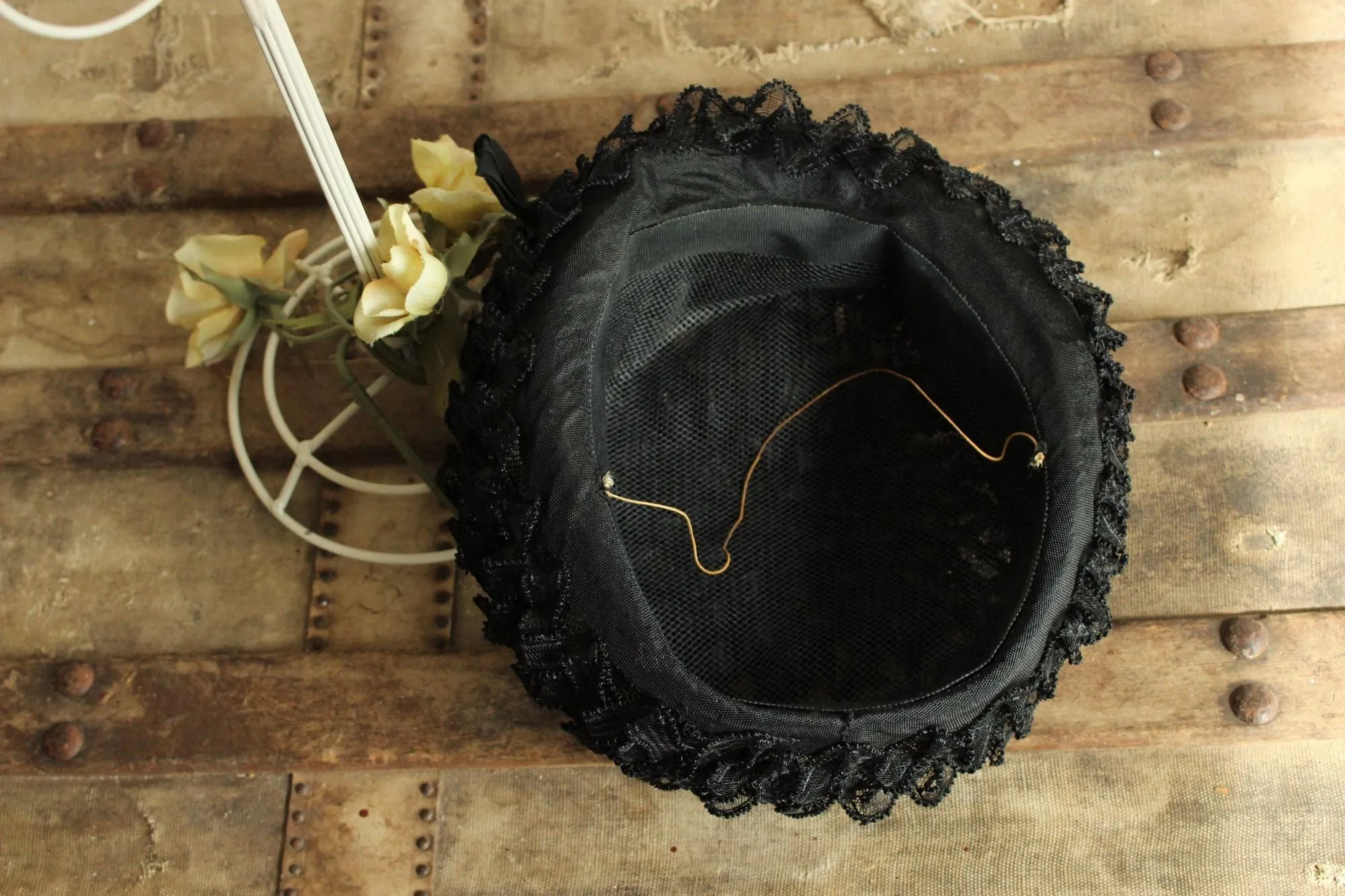 Vintage 1960s 1950s Black Woven Ribbon Hat with Chiffon Bow