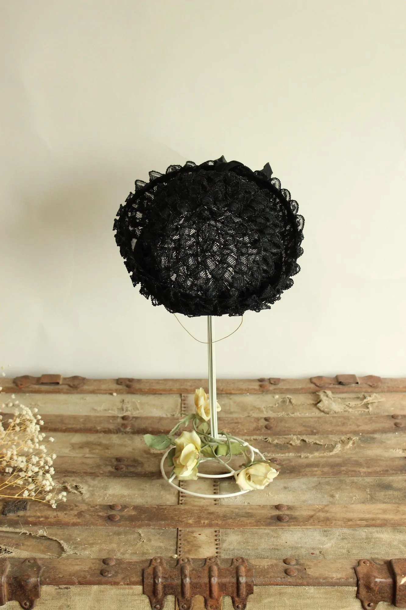 Vintage 1960s 1950s Black Woven Ribbon Hat with Chiffon Bow