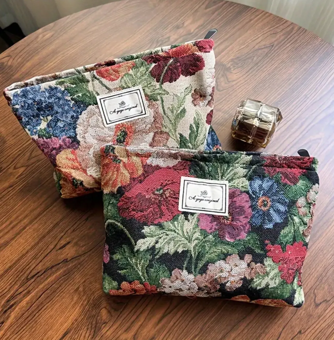 Vintage Floral Makeup Bag Textured Fabric Handbag Travel Skincare Storage Bag Toiletry Bag, Retro Style